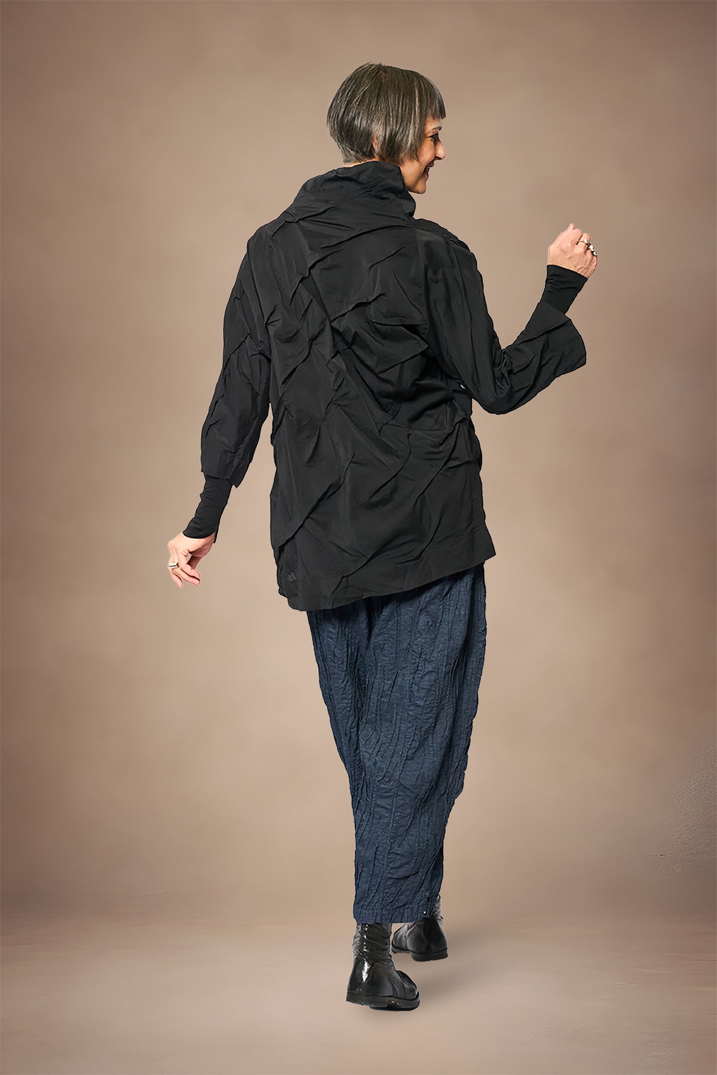 POLISHED COTTON WAVY TUCK PULLOVER - wl1552-blk -