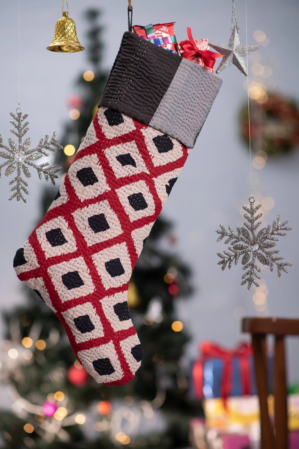 Monotone Ikat Kantha Stocking -Black2