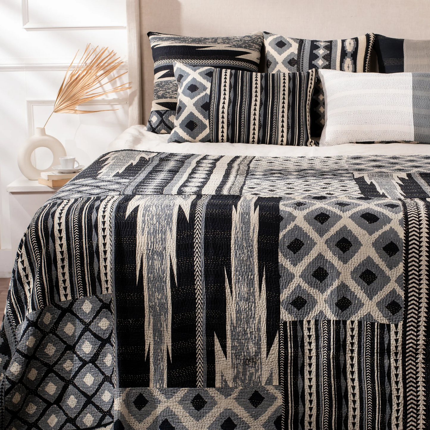Monotone Ikat Handmade Vintage Kantha Bedcover -Monotone Black -