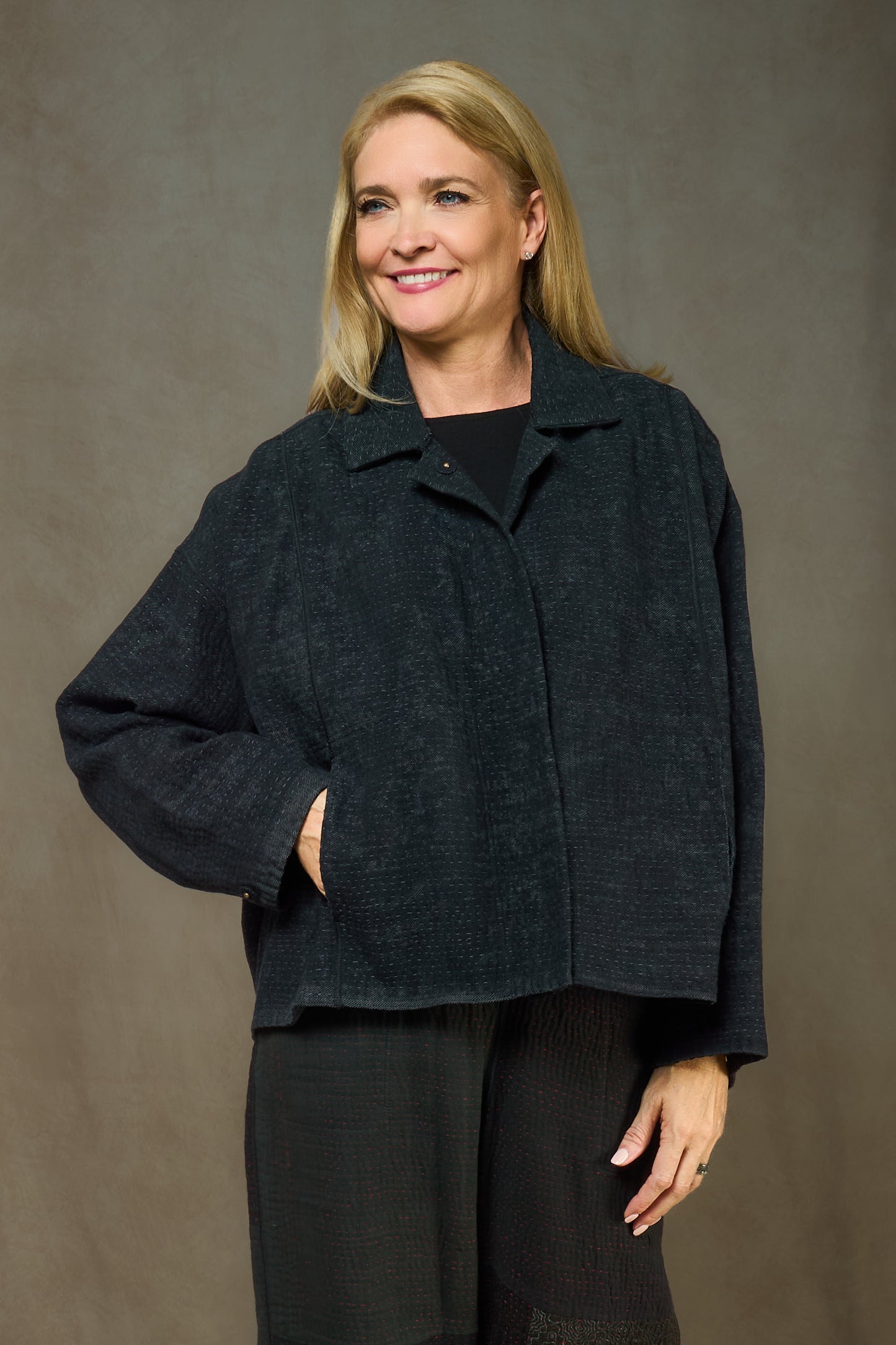 DENIM SUN-DYE KANTHA CROPPED SHIRT JACKET - ds3075-blk -