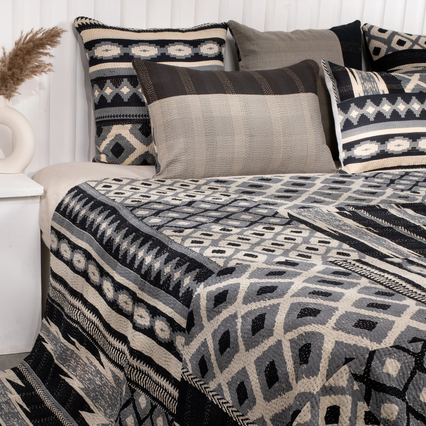 Monotone Ikat Handmade Vintage Kantha Bedcover -Monotone Black -