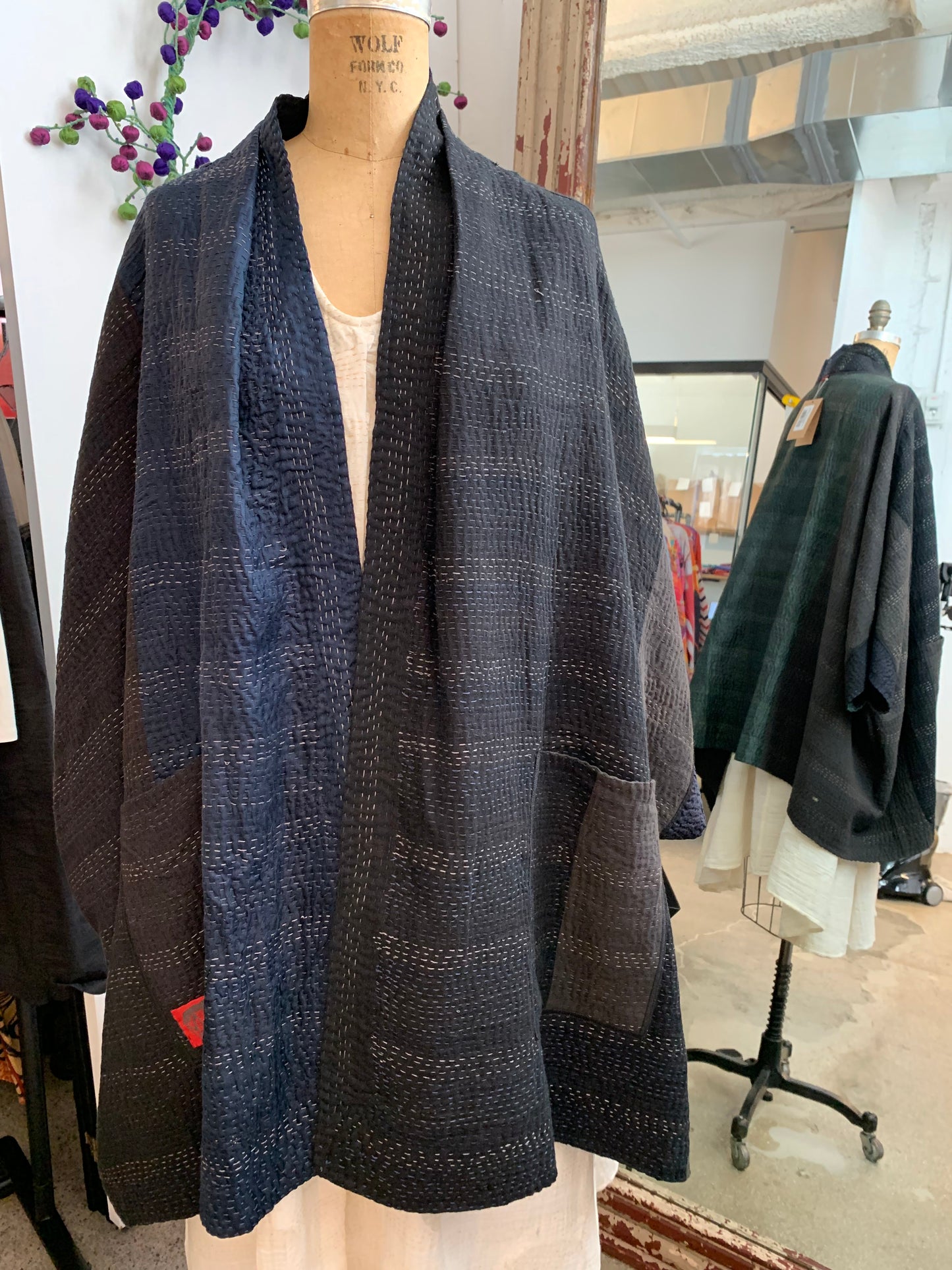 JAIPUR PATCH KANTHA DOUBLE COLLAR PONCHO - jp4323-blk -