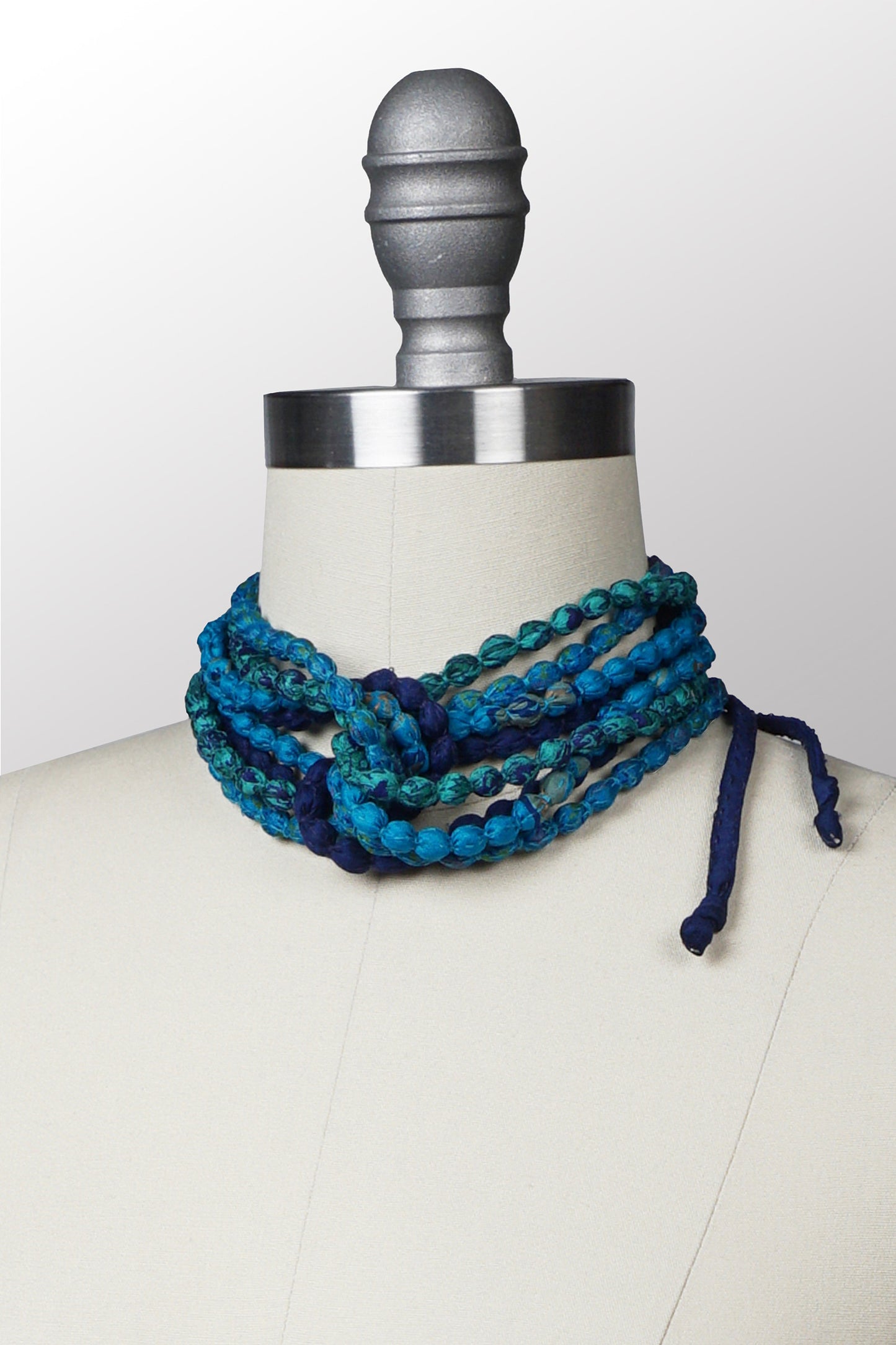 VINTAGE SILK KANTHA SEED NECKLACE SHORT - sv2722-blu -