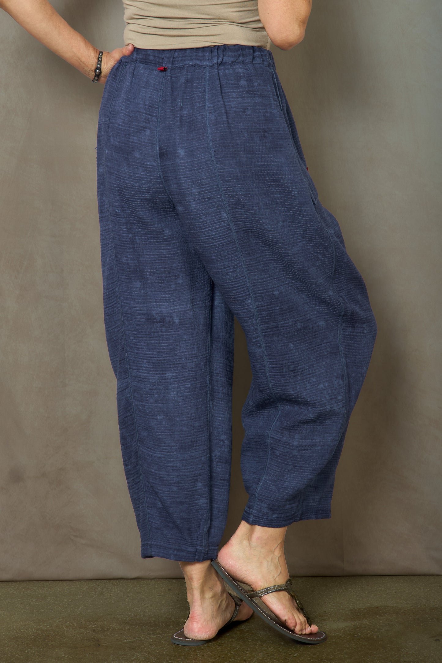 SAND SUN DYE RIPPLE KANTHA BARREL PANTS - rs2641-nvy -