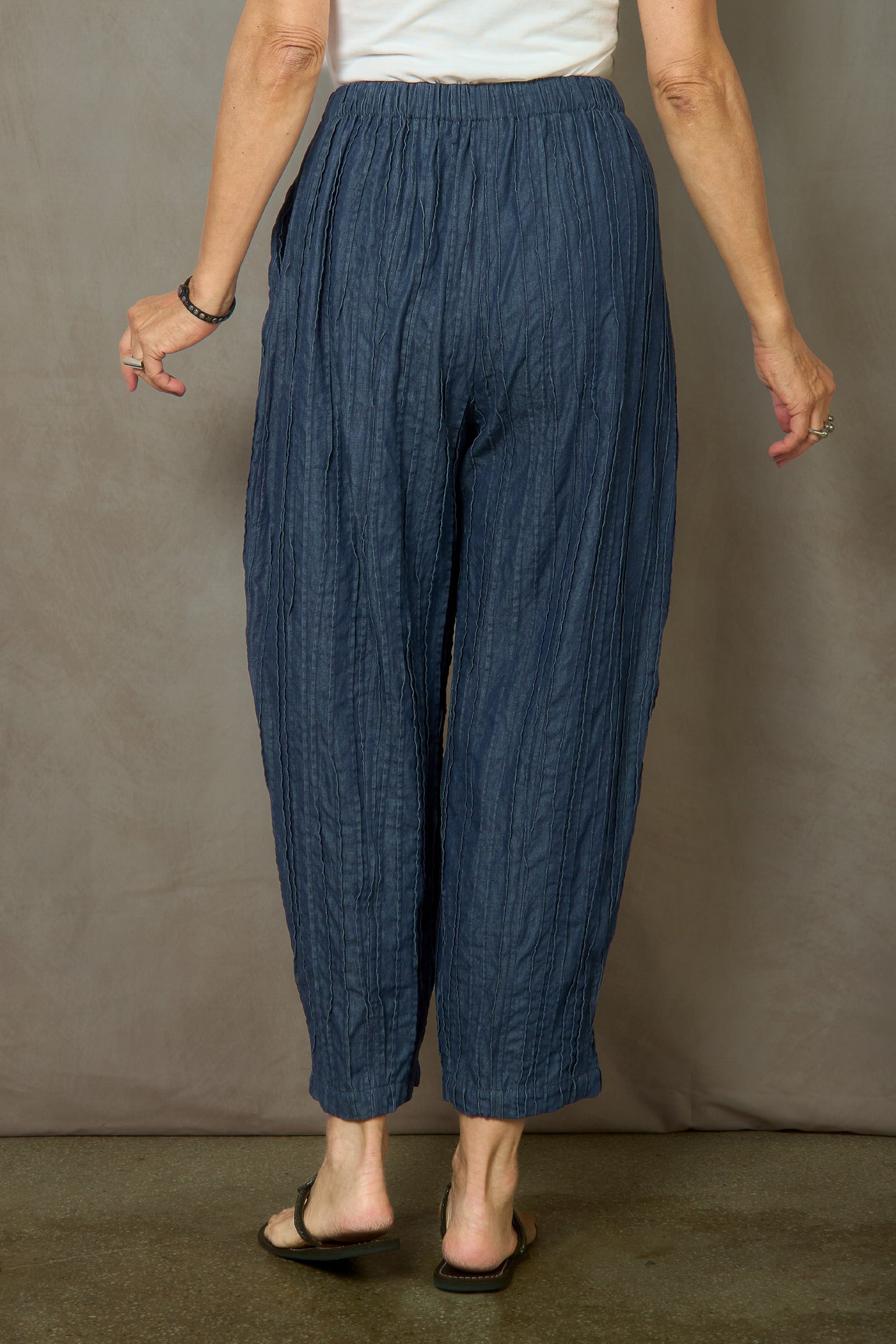 RIPPLE TUCK DENIM BARREL PANTS - rd1641-nvy -