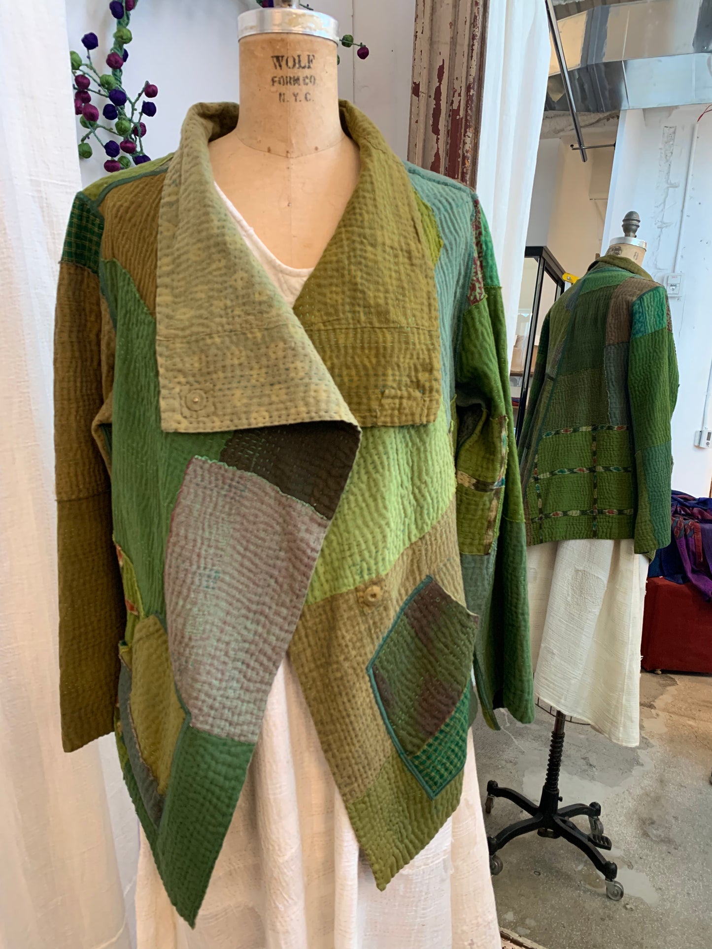 FRAYED PATCH MIX KANTHA WING COLLAR JACKET - fm4013-grn -