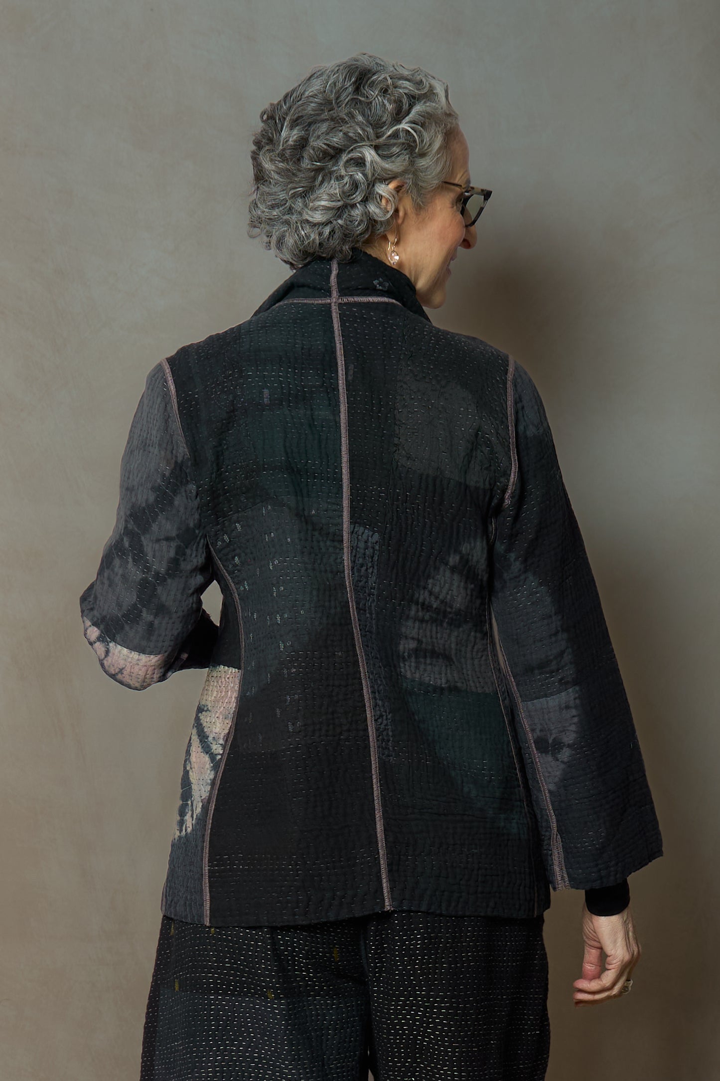 CIRCLE SHIBORI TIE DYE WOVEN PATCH KANTH SHORT JACKET - tc4007-blk -