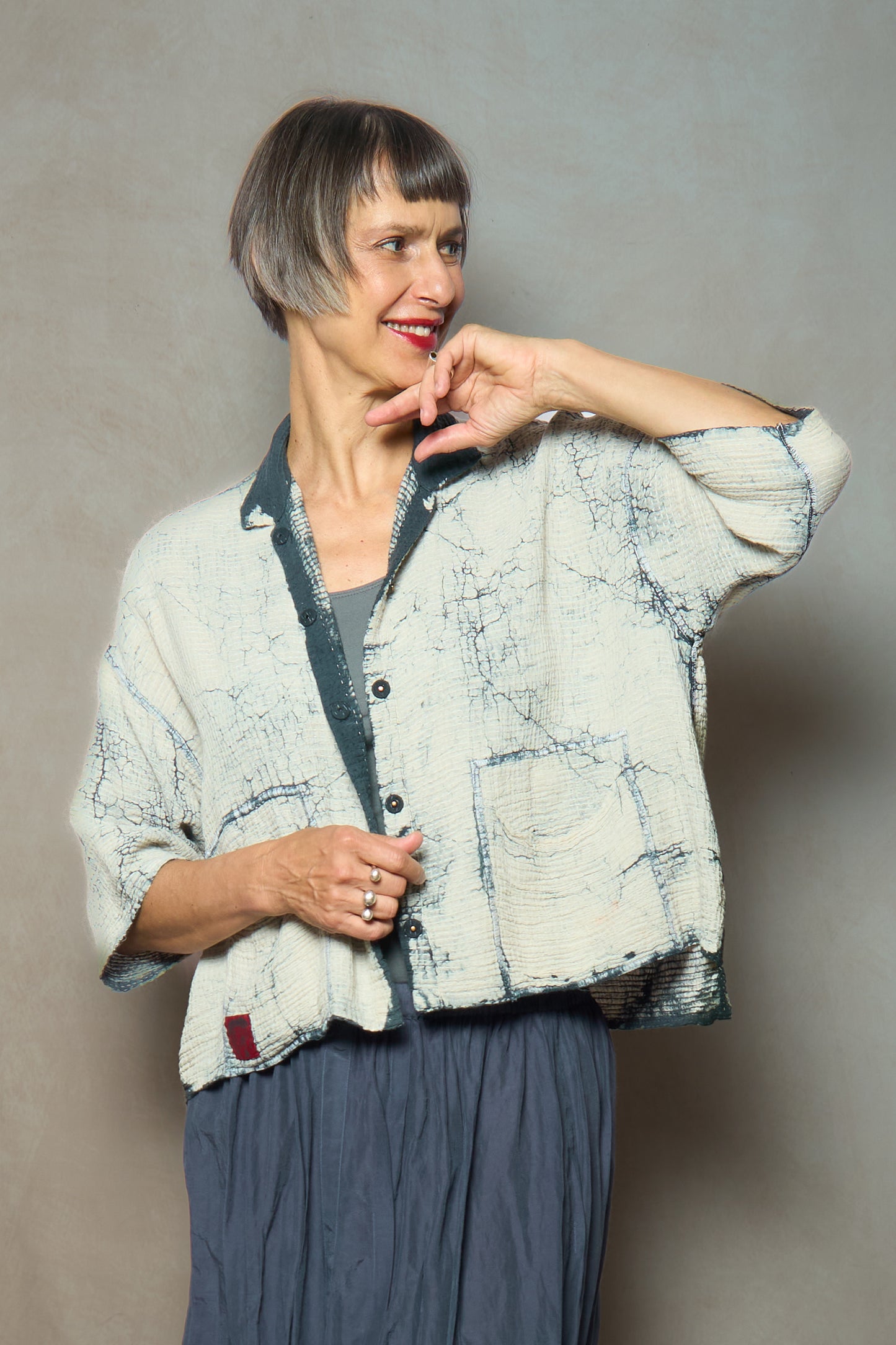 MUD DYE RIPPLE KANTHA CROPPED TENT SHIRT - yp2596-gry -