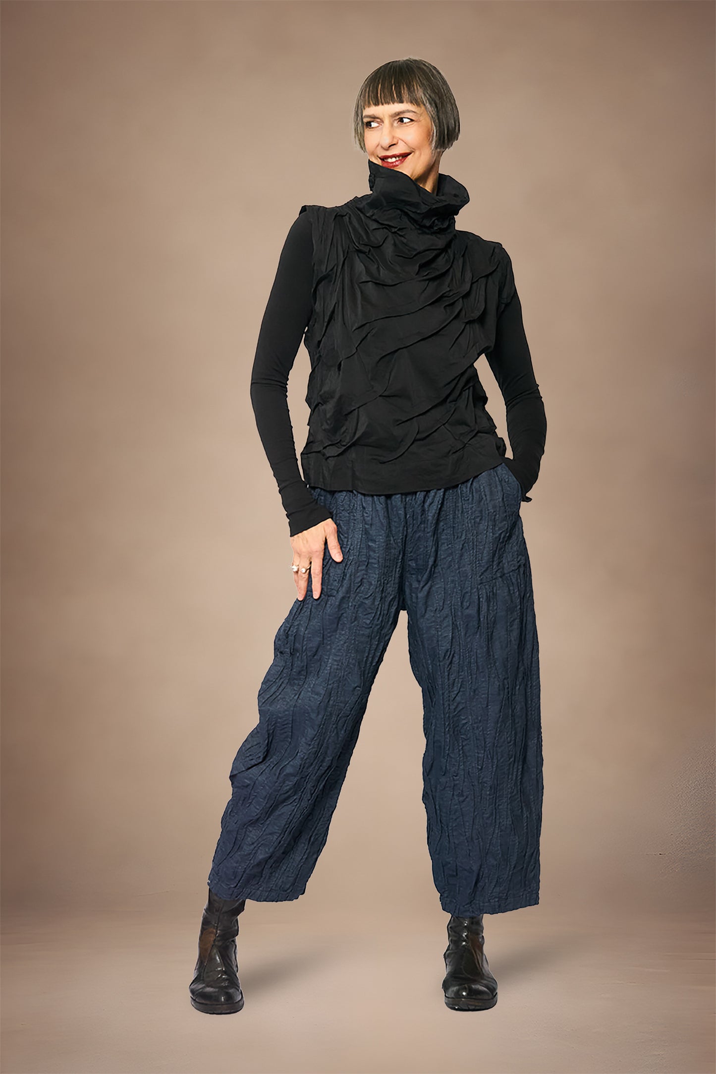 POLISHED COTTON WAVY TUCK SHELL TOP - wl1553-blk -