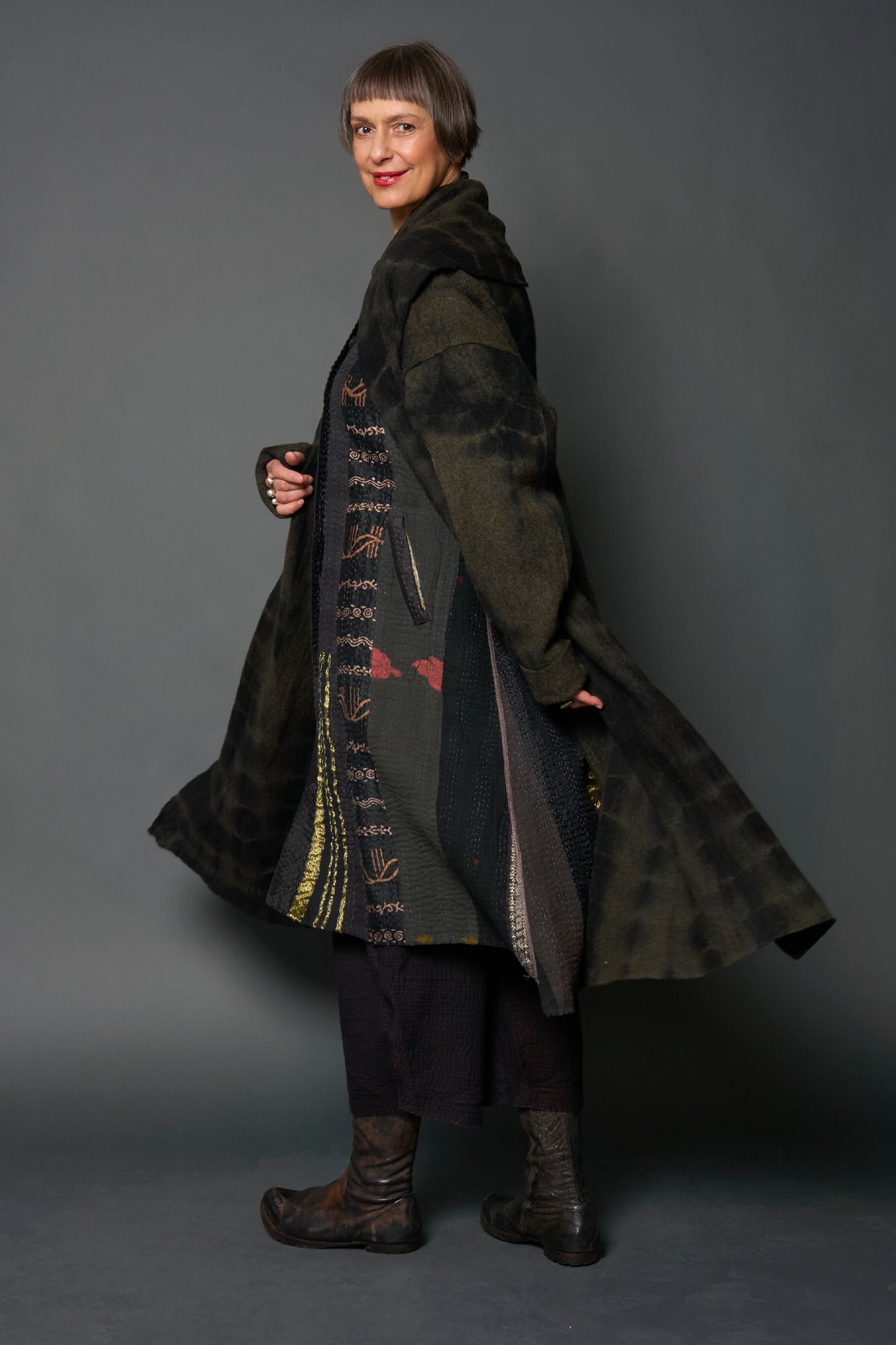JEWEL WOVEN WITH VERTICAL PATCH KANTHA KAFTAN COAT - jv4343-blk -