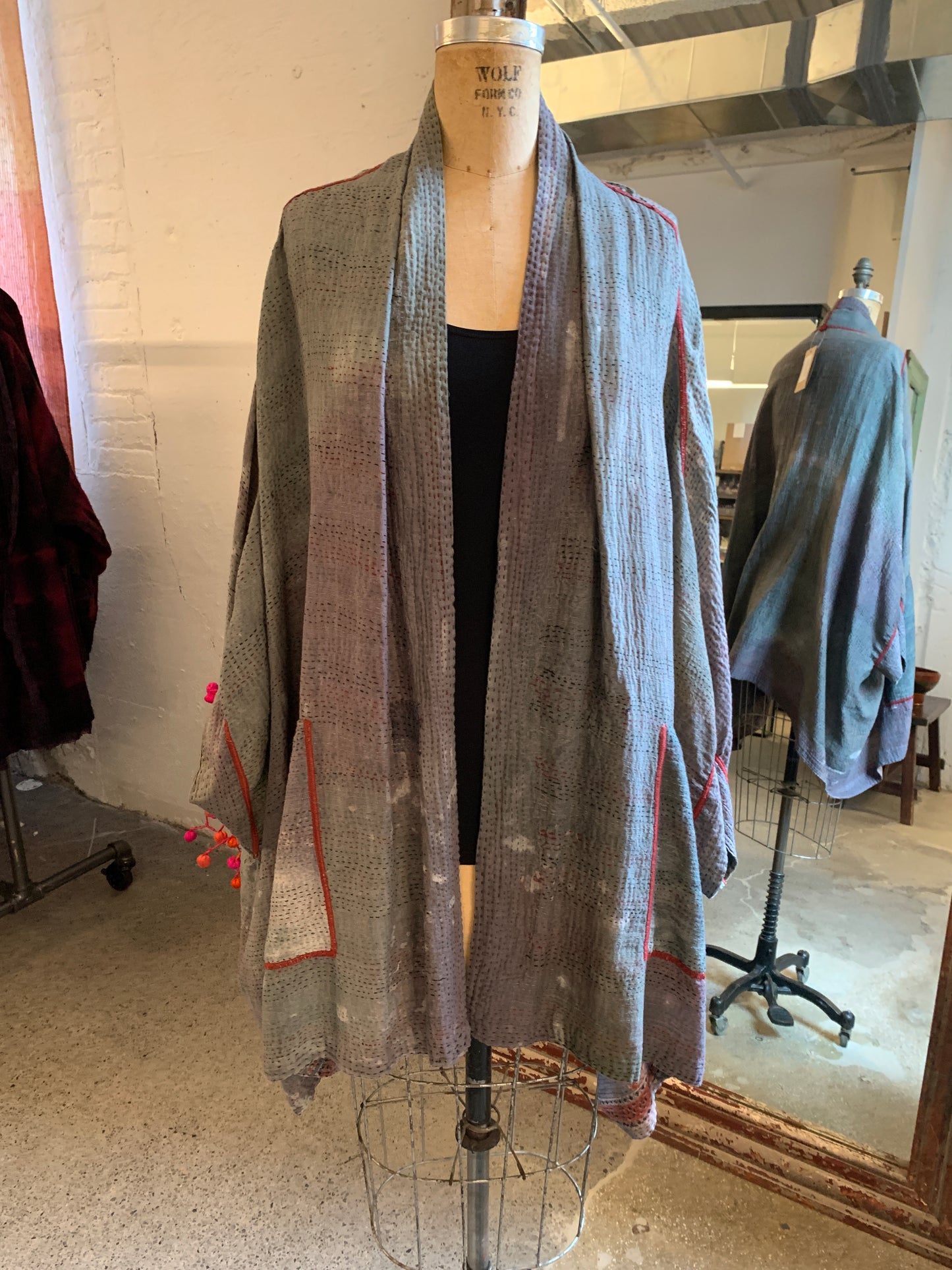 MANHATTAN AJRAKH KANTHA DOUBLE COLLAR PONCHO - mh2323-gry -