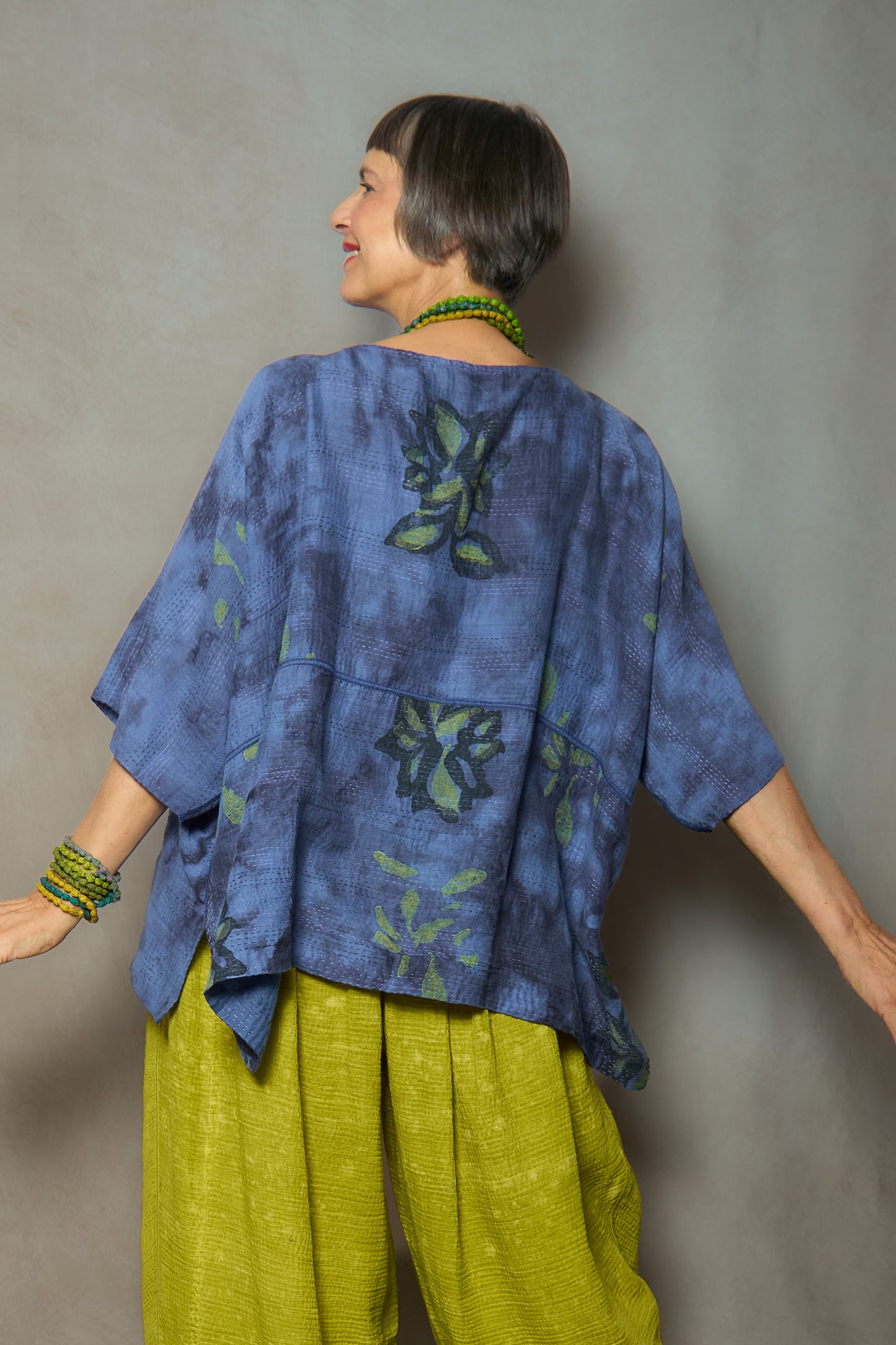 CLOUD TIE DYE FLORAL KANTHA BOAT NECK DOLMAN TOP - uf2t100-blu -