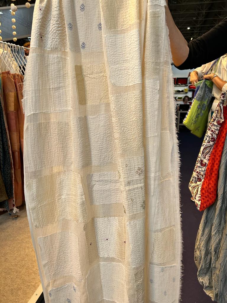 MOSAIC OMBRE KANTHA SHAWL MEDIUM - mo2802-ivy -