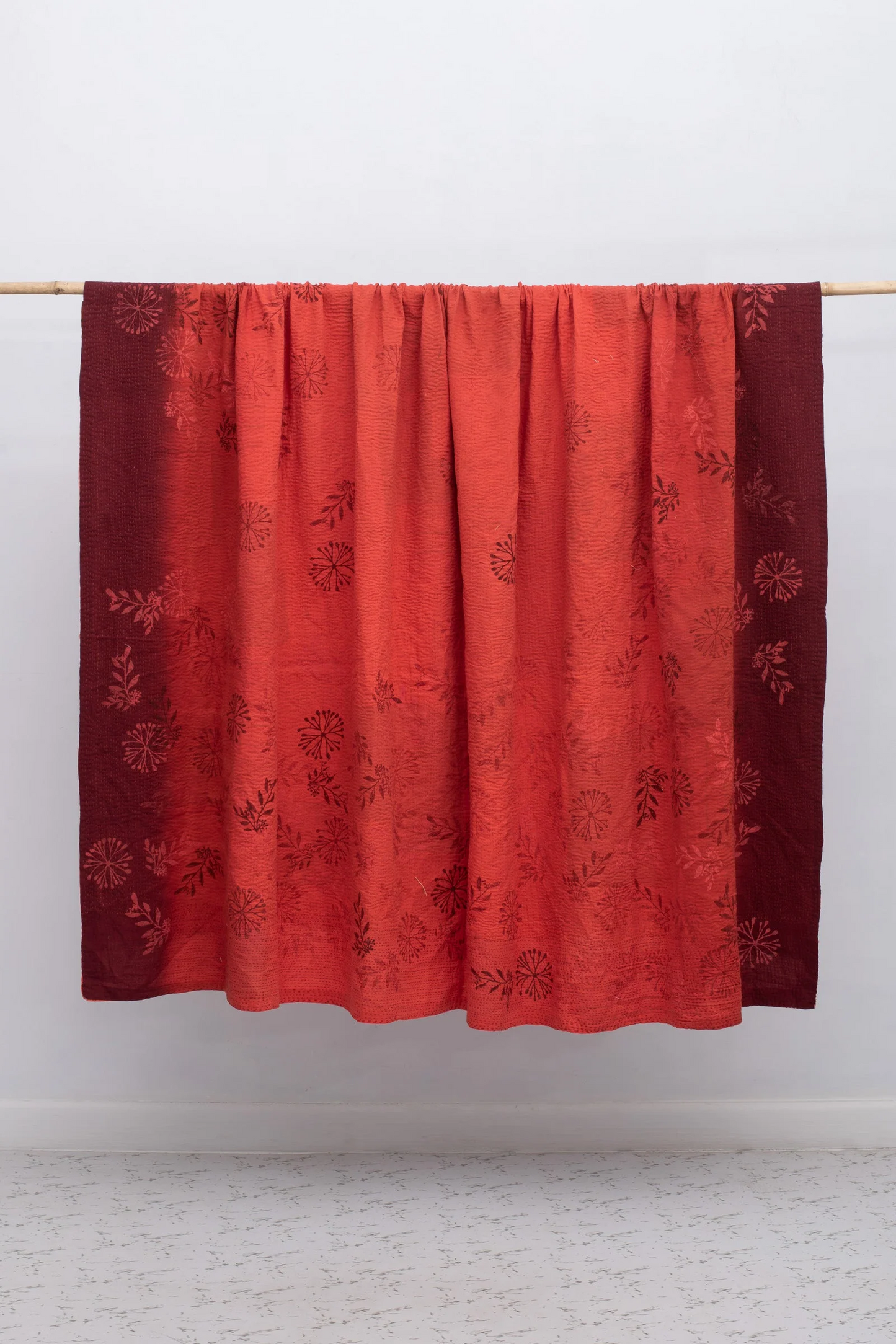 Vintage Fray Patch & Ombre Kantha Table Cover -Red-