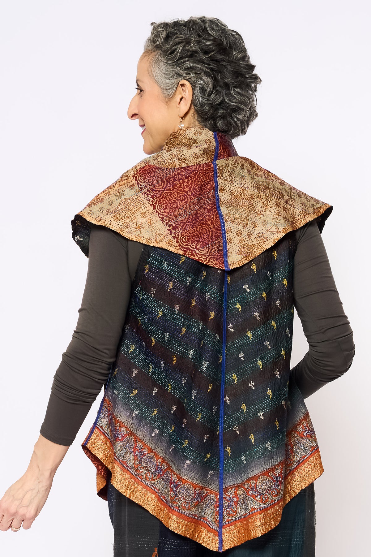 VINTAGE SILK W-FACE KANTHA CIRCULAR SHORT VEST - ss2202-9004a -