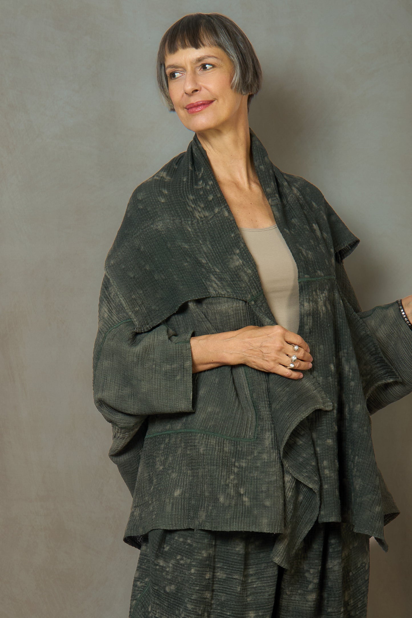 SAND SUN DYE RIPPLE KANTHA KIMONO WRAP LONG - rs2357-grn -