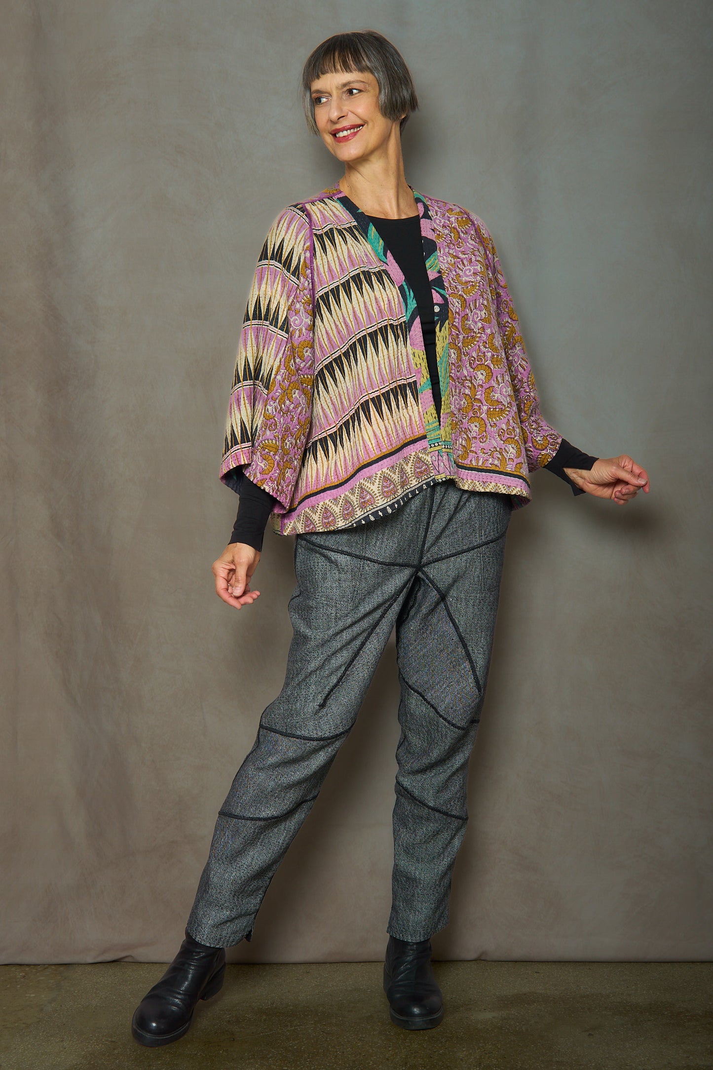 VINTAGE COTTON KANTHA BELL SHAPE JKT - cv4048-0047a -