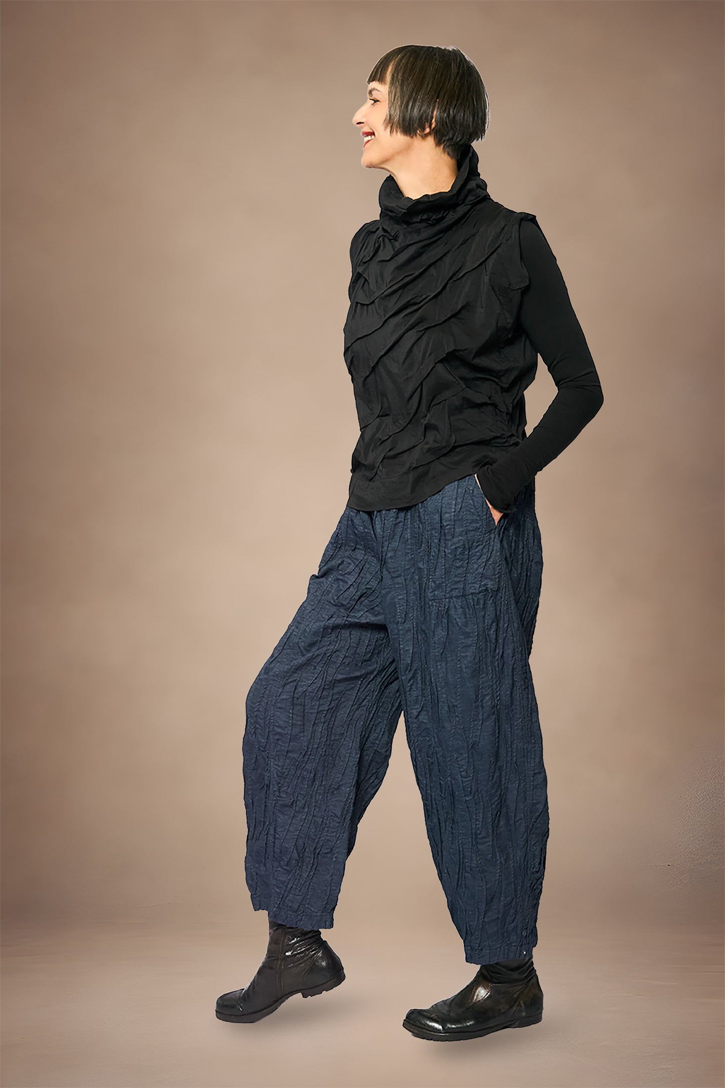 POLISHED COTTON WAVY TUCK SHELL TOP - wl1553-blk -