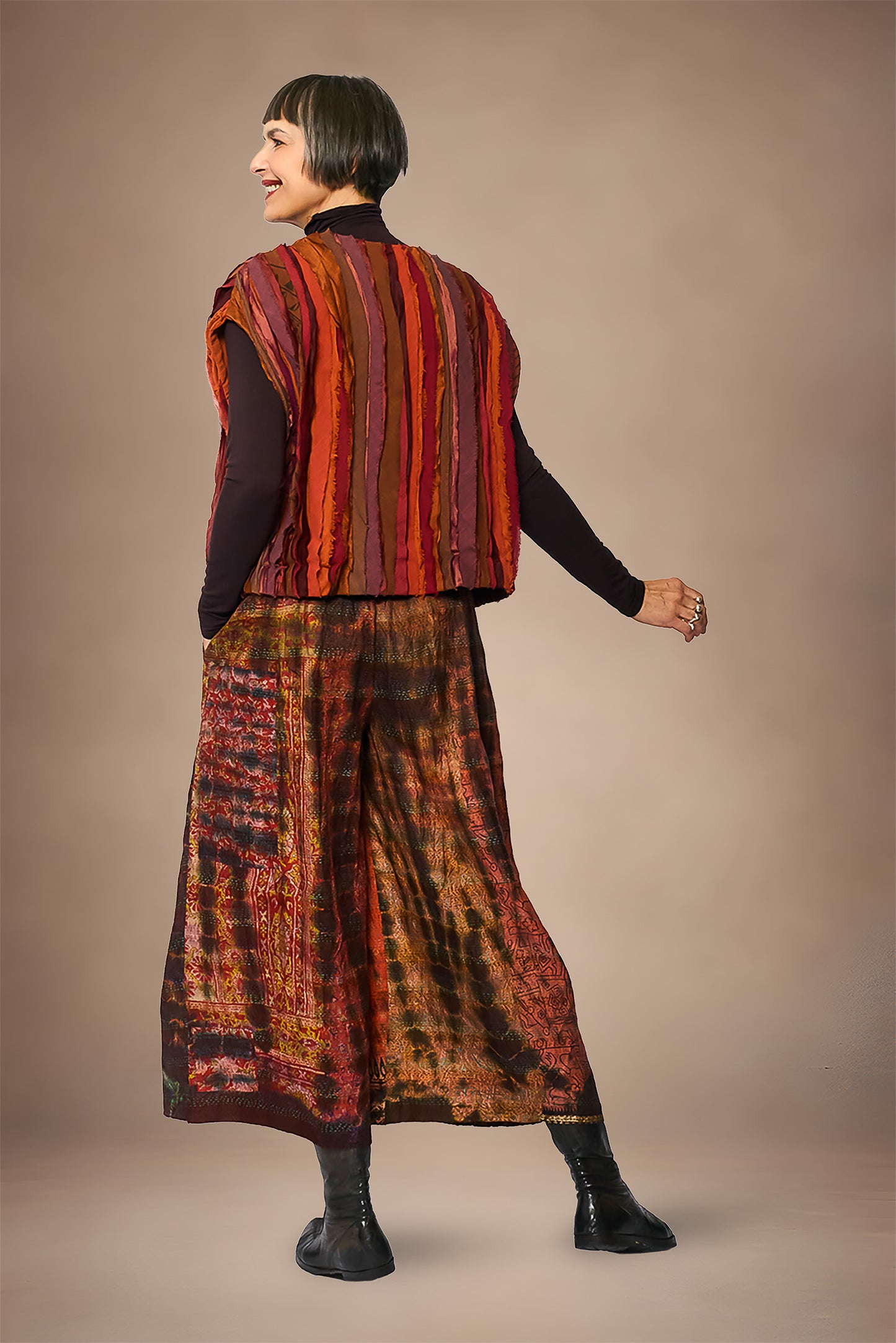 WAVY STRIPE KANTHA WIDE SHOULDER VEST - wv2245-org -