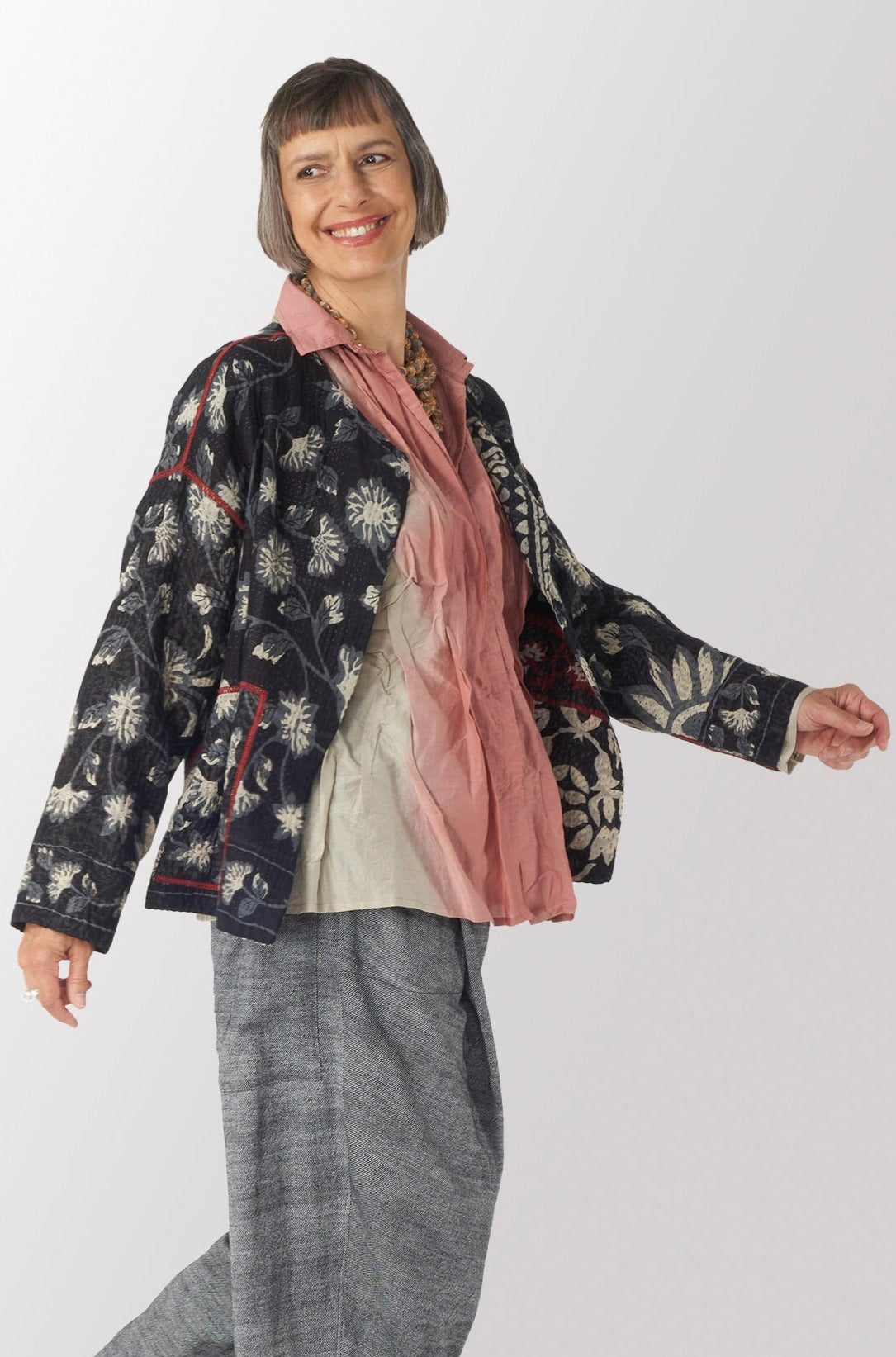 BLACK AND WHITE PRINT PATCH KANTHA CROPED SHIRT JACKET - pn4075-blk -