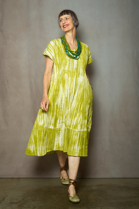 CAMBRIC TIE DYE RIPPLE TUCK V-NECK SHAPED MIDI DRESS - tr1465-lim -