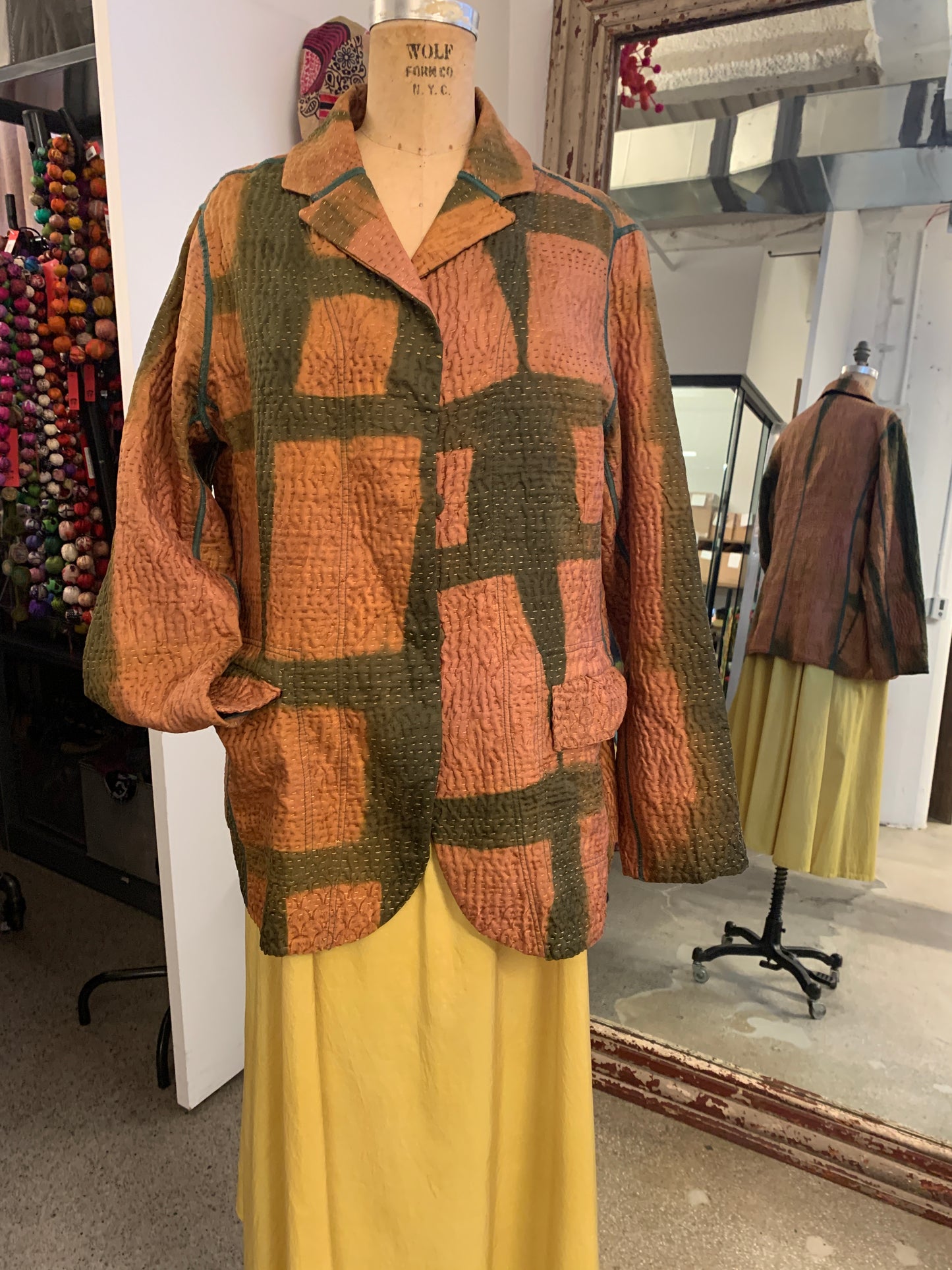 VINTAGE JACQUARD CLAMP DYE WITH PRINTED SILK KANTHA BASIC JACKET - jk4052-0001m -