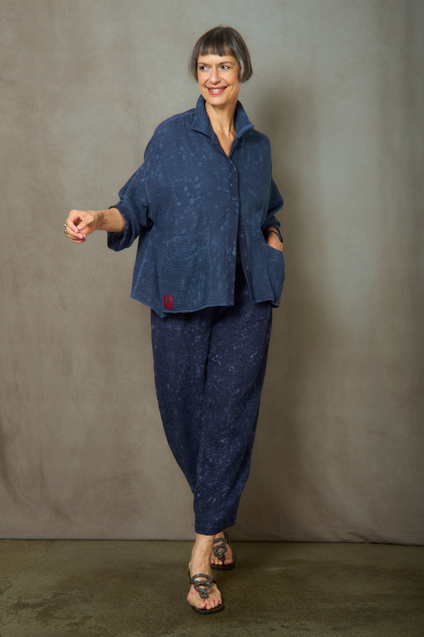 SAND SUN DYE RIPPLE KANTHA CROPPED TENT SHIRT - rs2596-nvy -