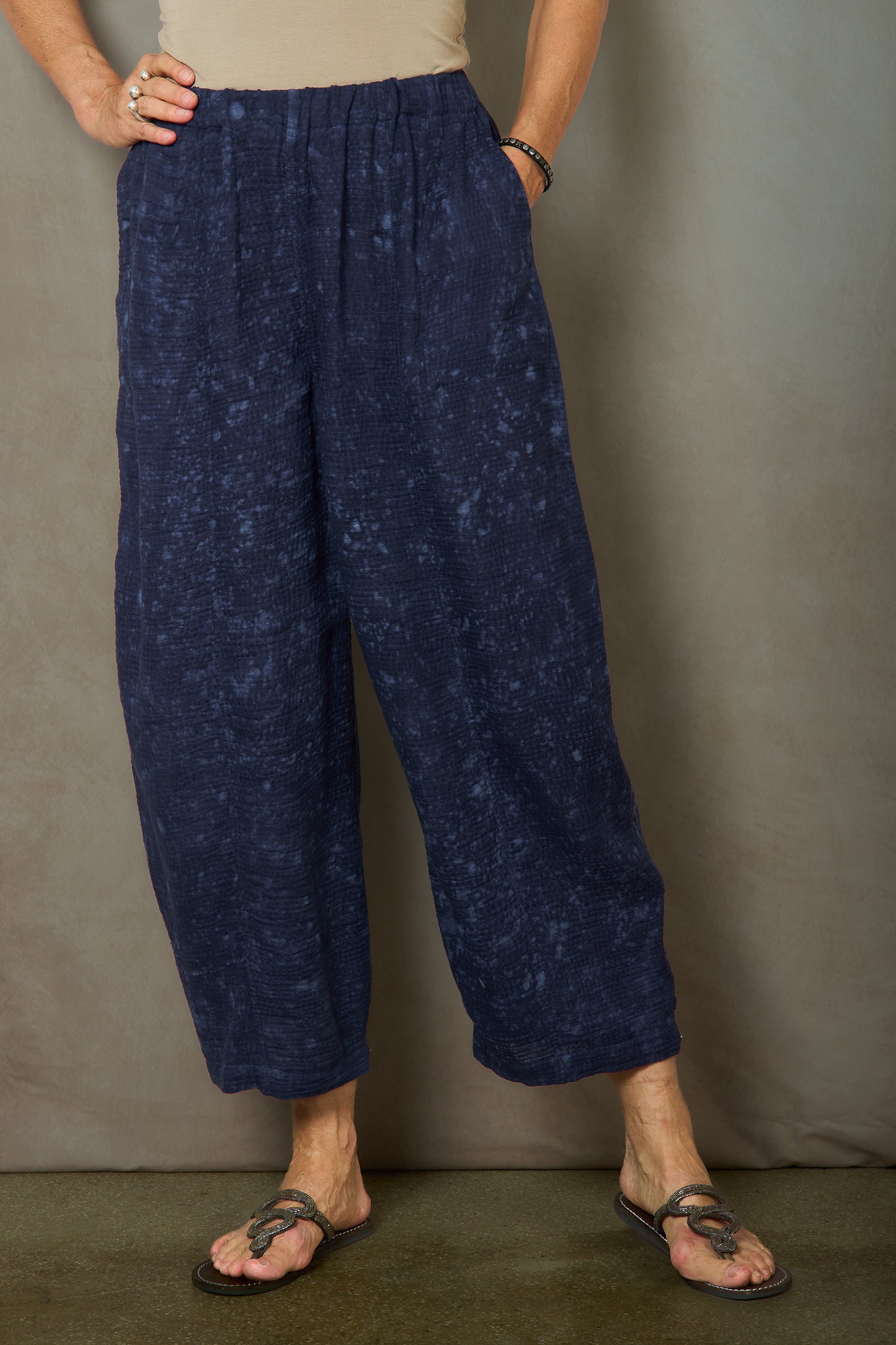 SAND SUN DYE RIPPLE KANTHA BARREL PANTS - rs2641-nvy -