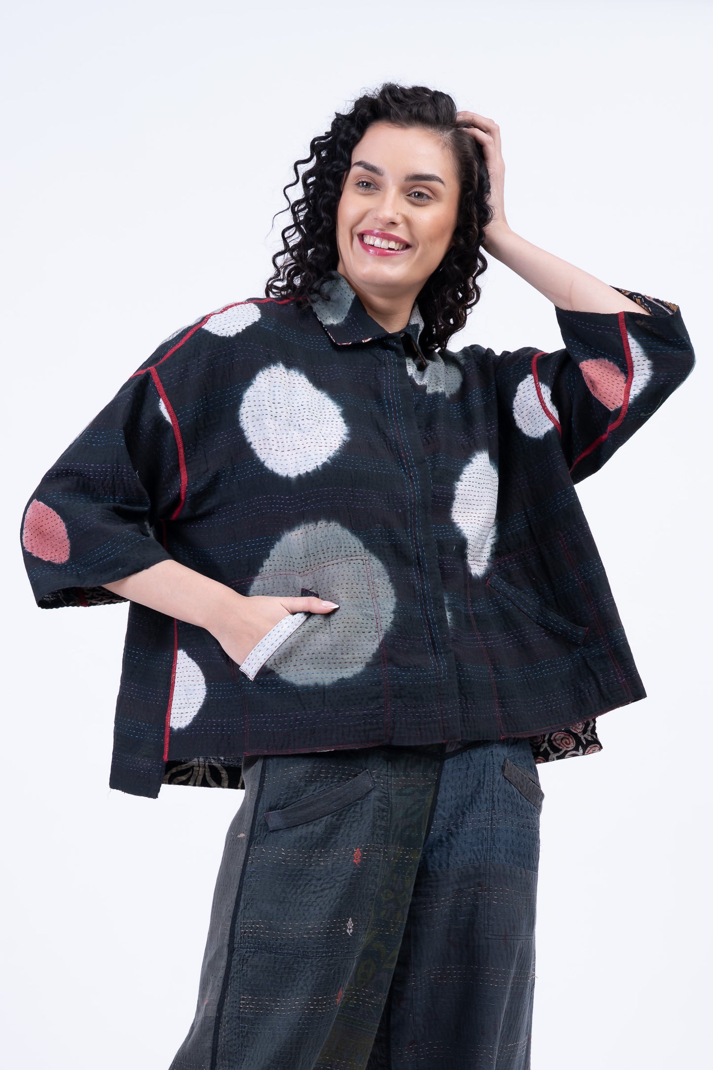 PATCH & CIRCLE PRINT KANTHA CROPPED TENT SHIRT - pc2596-blk -