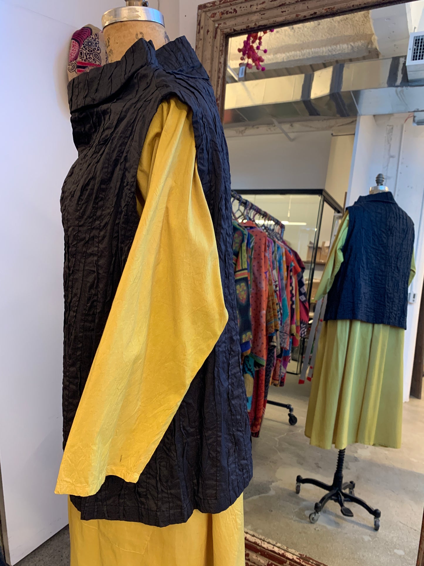 DYED COTTON SILK HEAVY VOILE RANDOM TUCK HIGH-NECK VEST - dr1244-blk -