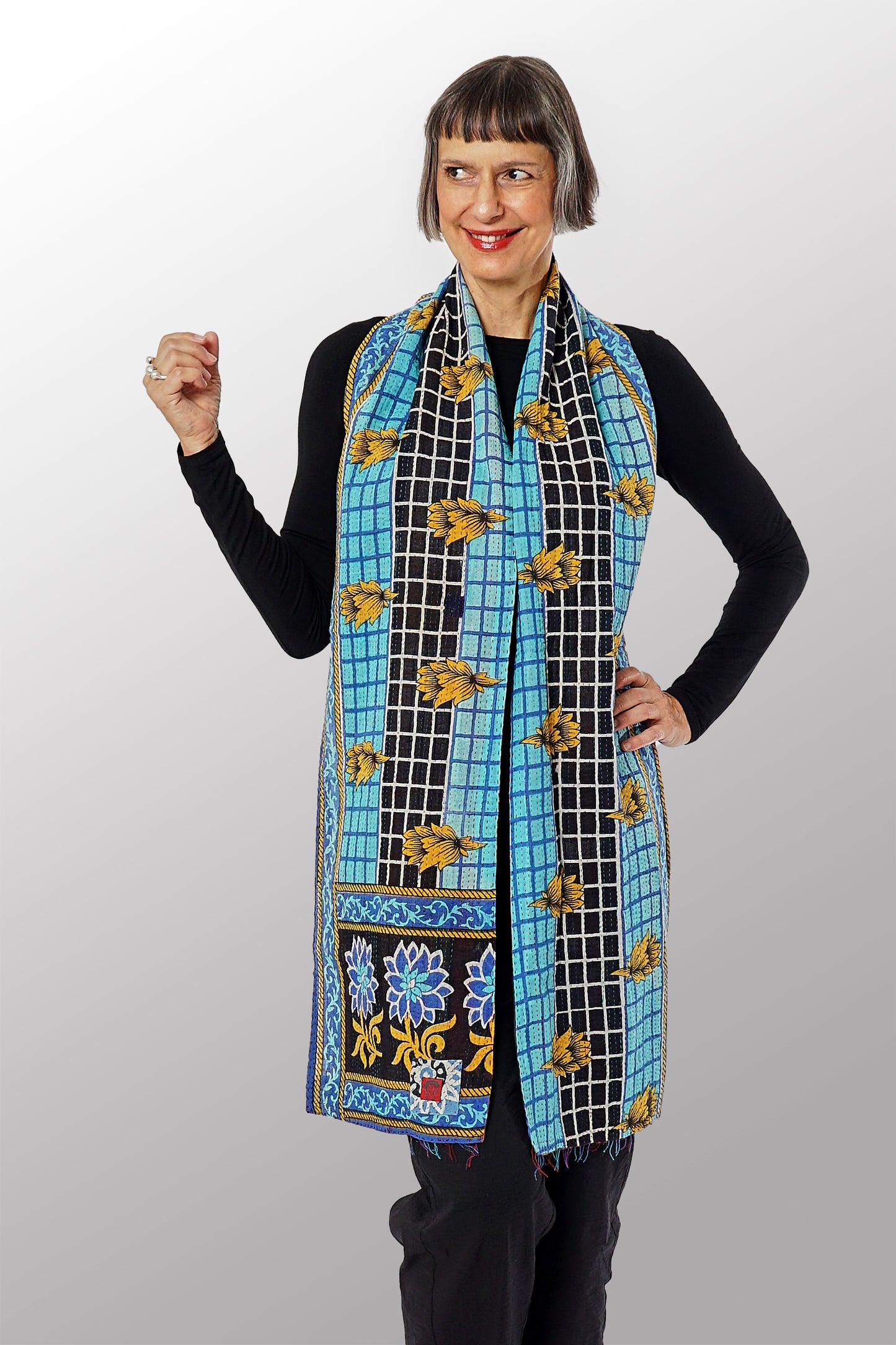 CV2805-CYLWA @VINTAGE COTTON KANTHA SCARF SHORT