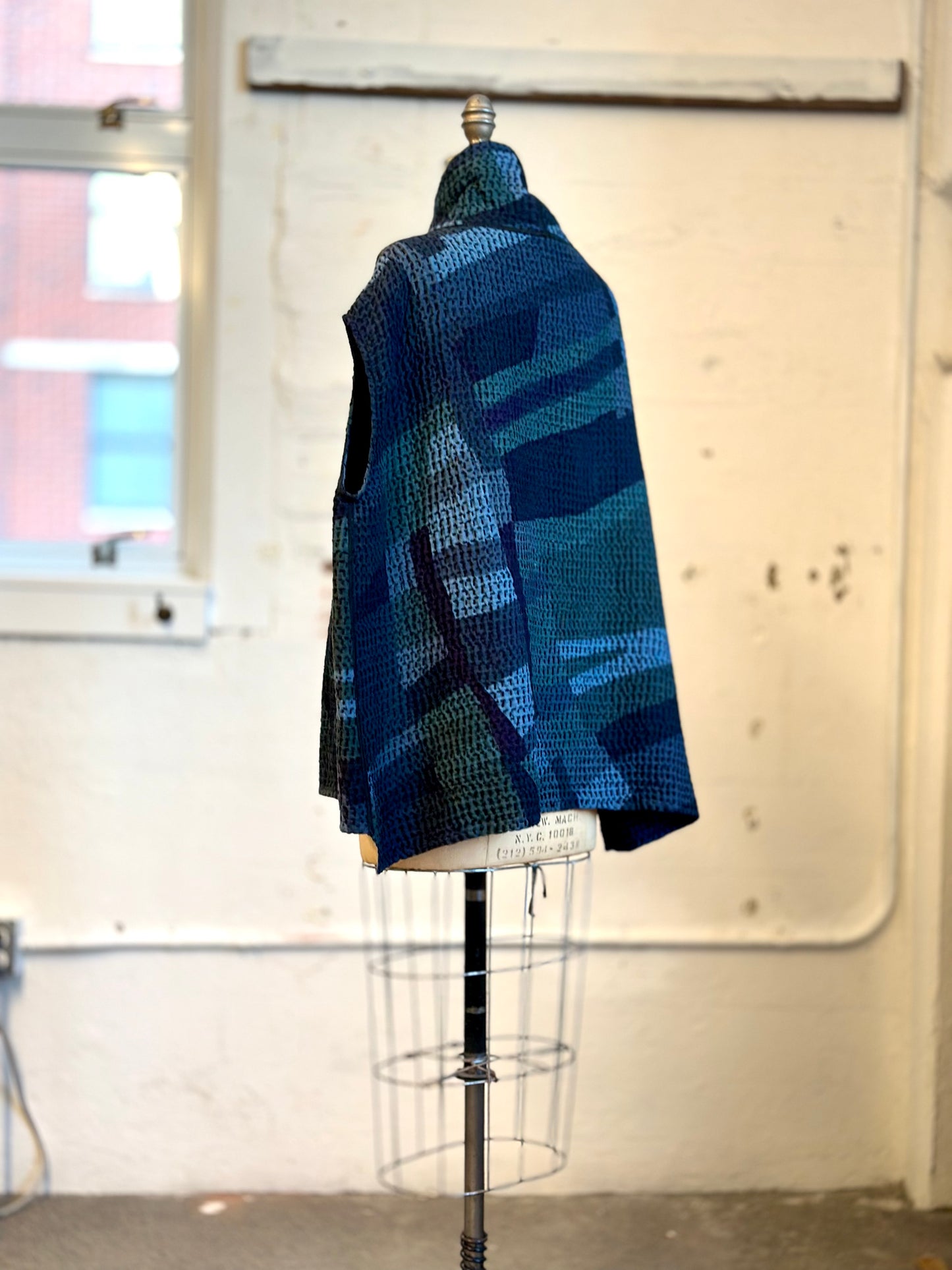 ABSTRACT WAFFLE KANTHA FUNNEL NECK VEST - bw3250-nvy -