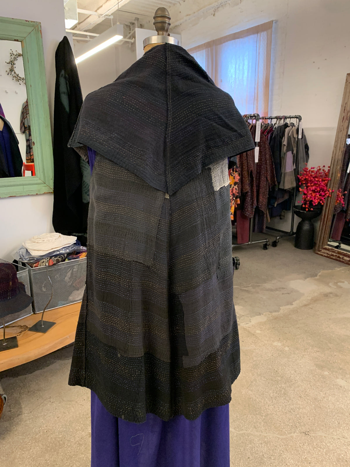LANDSCAPE FRAYED PATCH KANTHA CIRCULAR VEST - lf2201-blk -