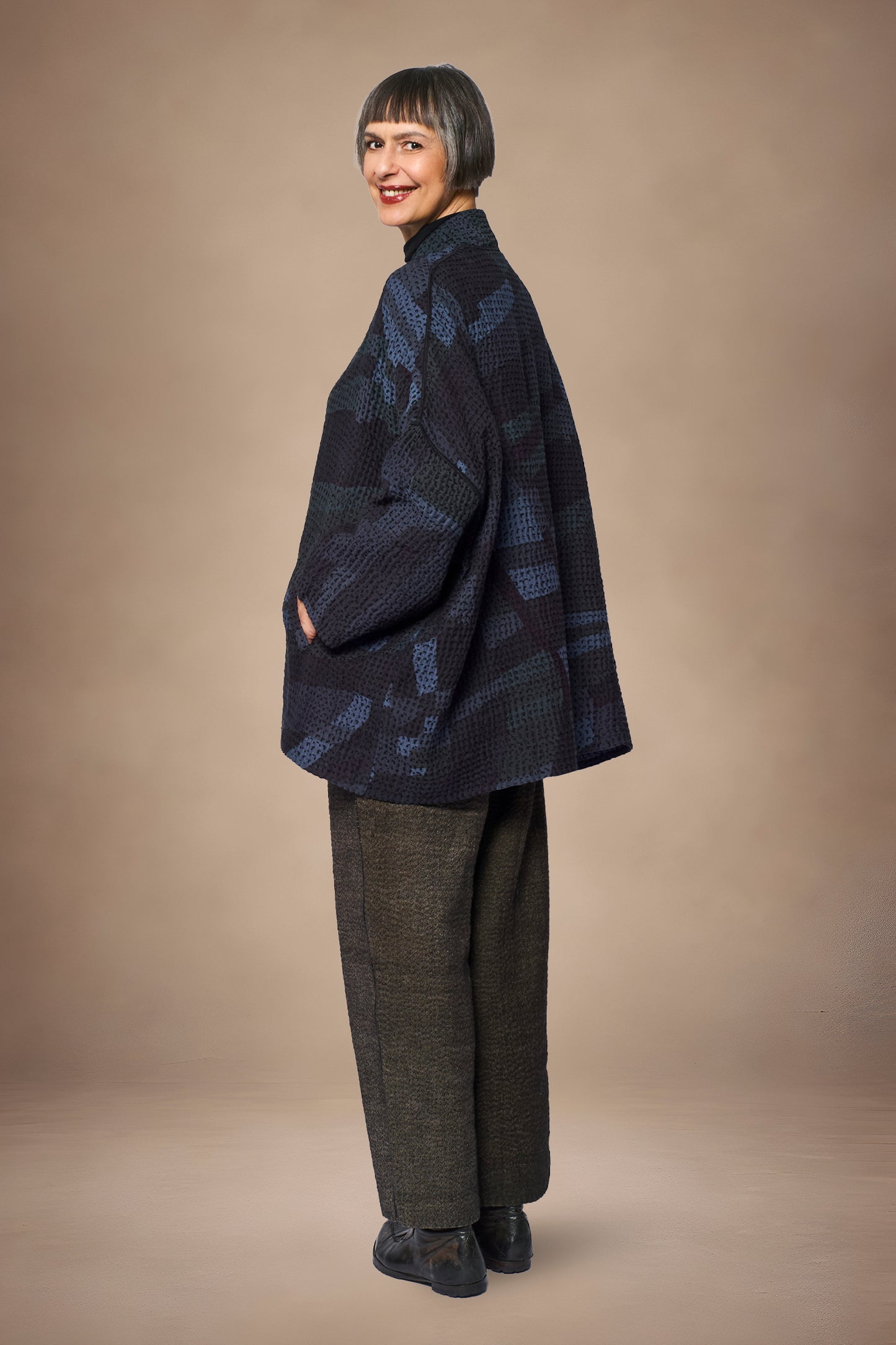 ABSTRACT WAFFLE KANTHA KIMONO WRAP SHORT - bw3358-nvy -