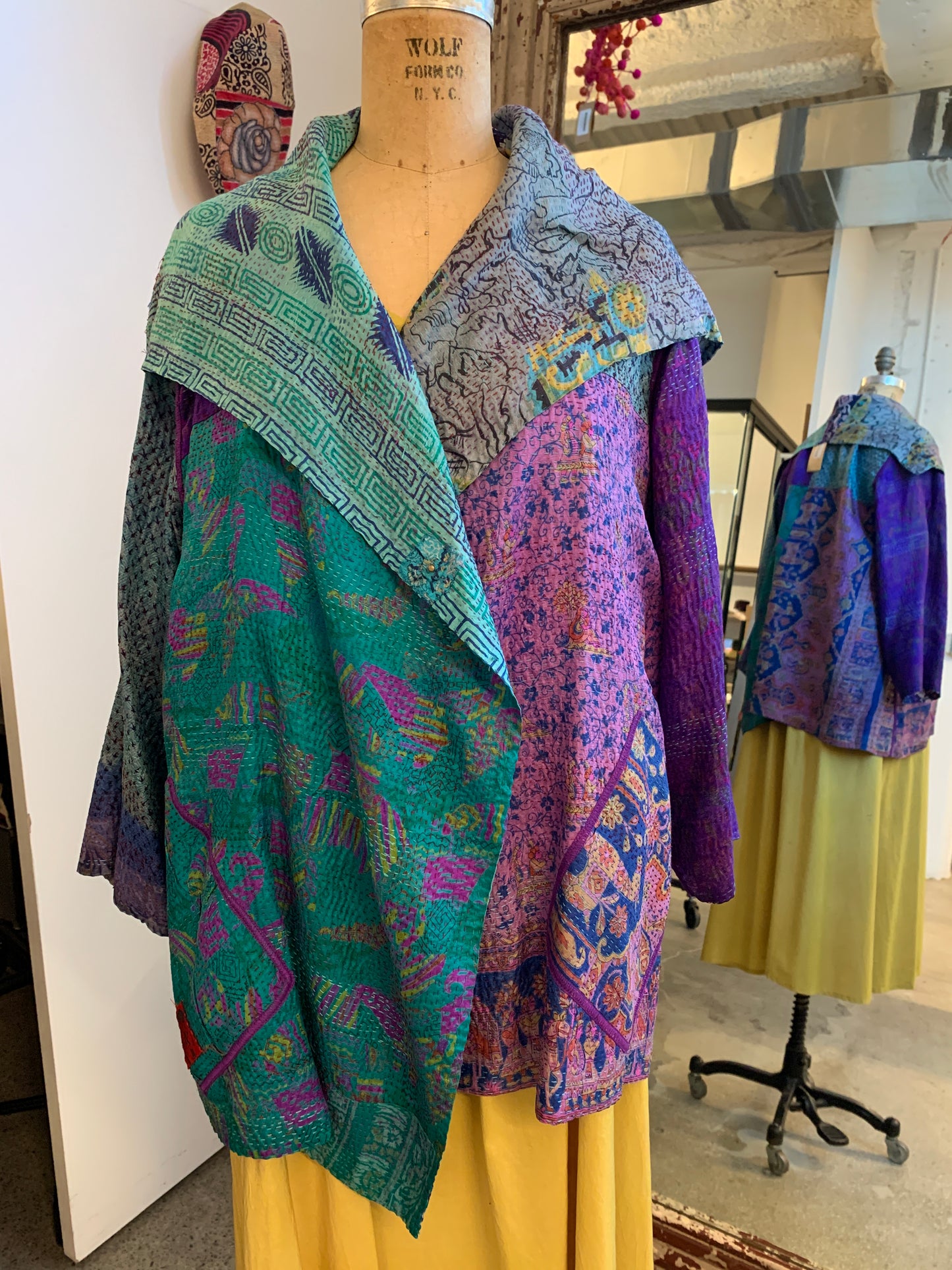 VINTAGE SILK KANTHA FLARE JKT - sv2010-0051a -