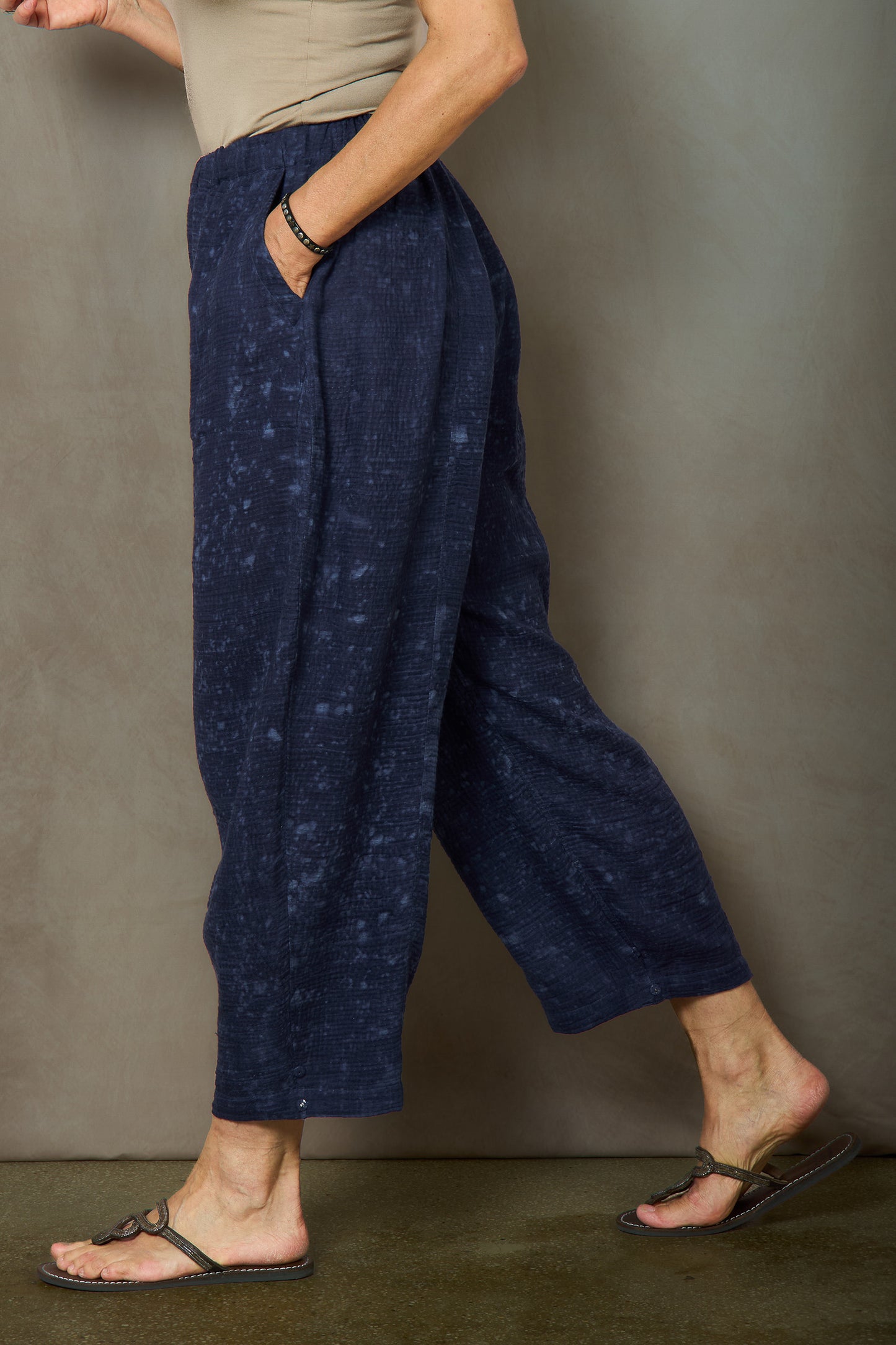 SAND SUN DYE RIPPLE KANTHA BARREL PANTS - rs2641-nvy -