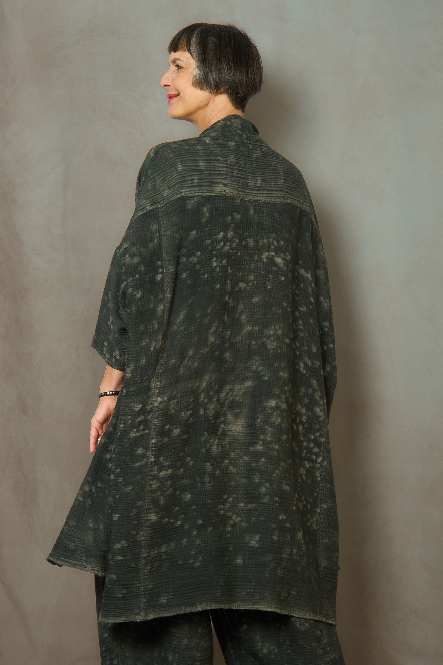 SAND SUN DYE RIPPLE KANTHA KIMONO WRAP LONG - rs2357-grn -