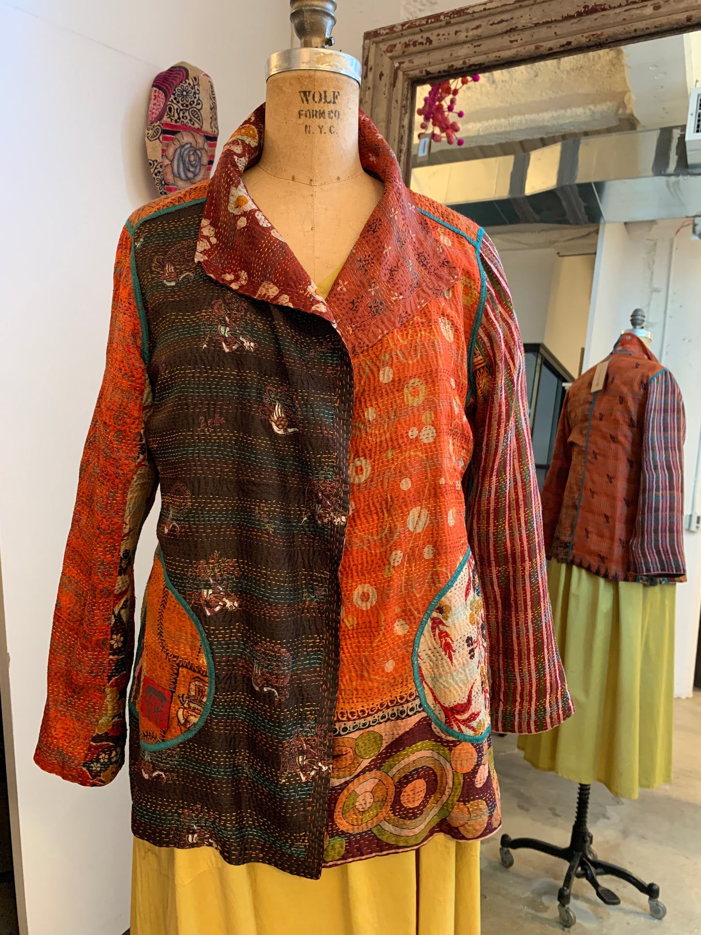 VINTAGE SILK KANTHA SHORT JKT - sv2007-0070m -