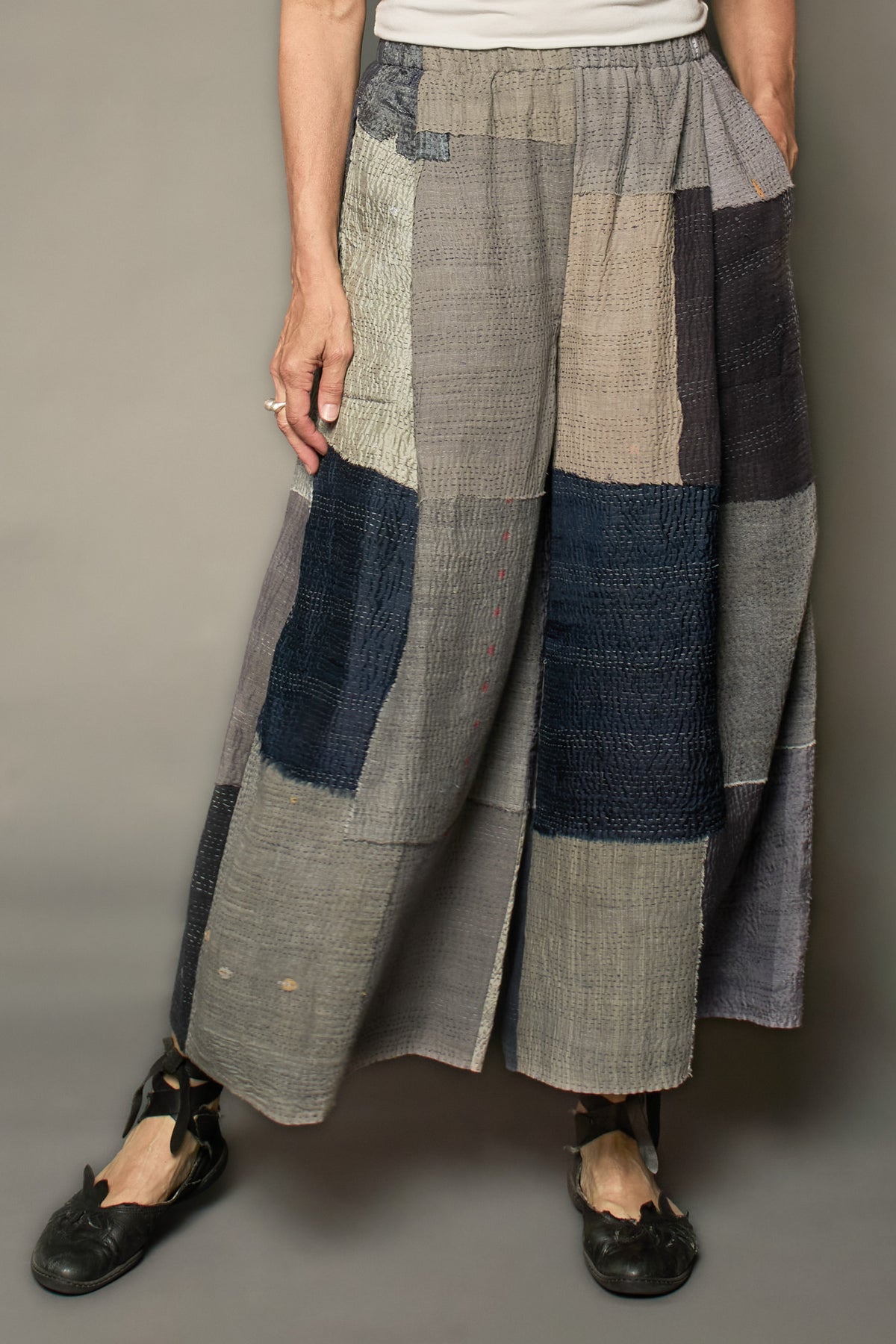 MOSAIC FRAY PATCH KANTHA PLEATED WIDE LEG PANTS - zb2678-gry -