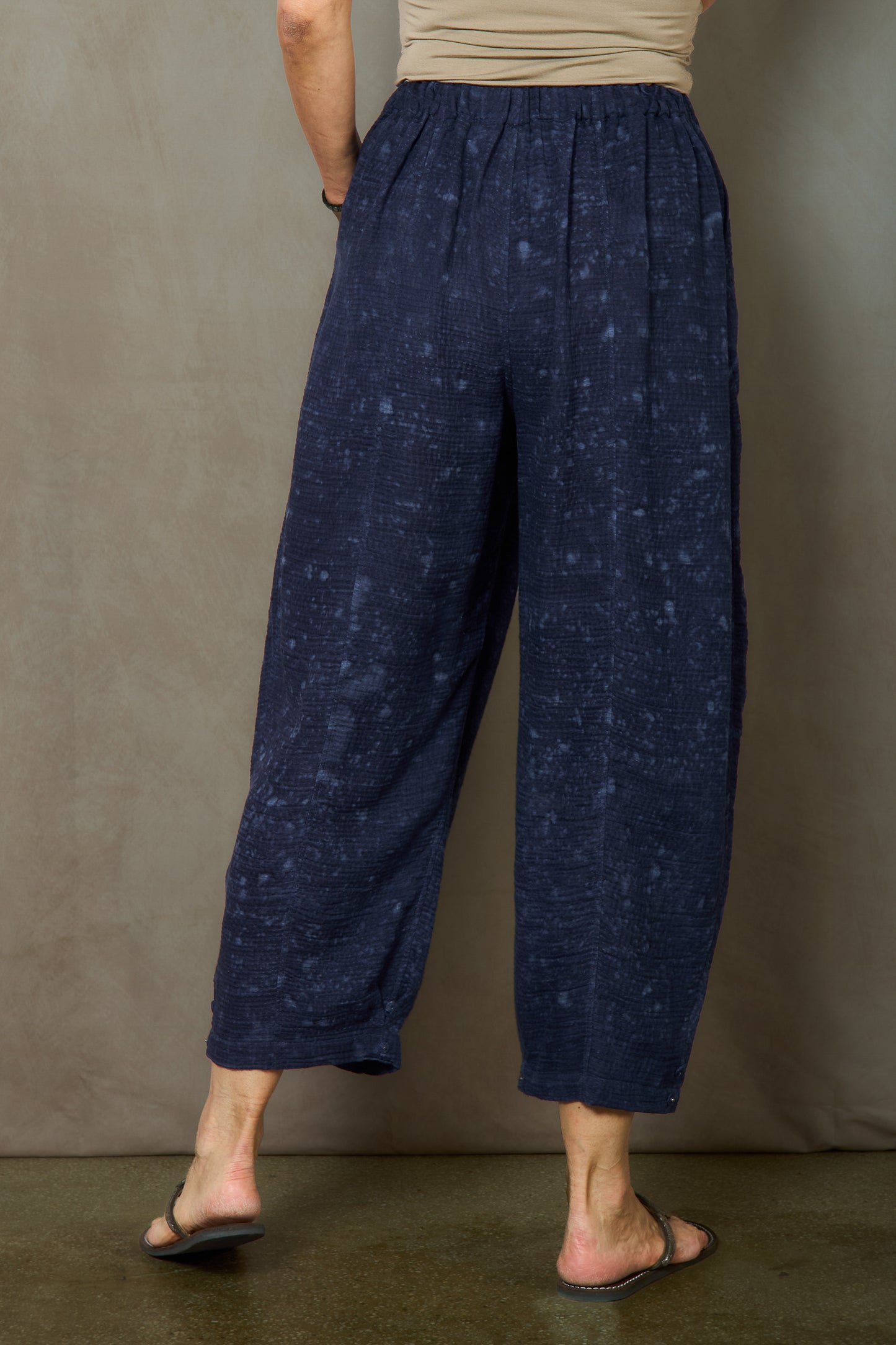 SAND SUN DYE RIPPLE KANTHA BARREL PANTS - rs2641-nvy -