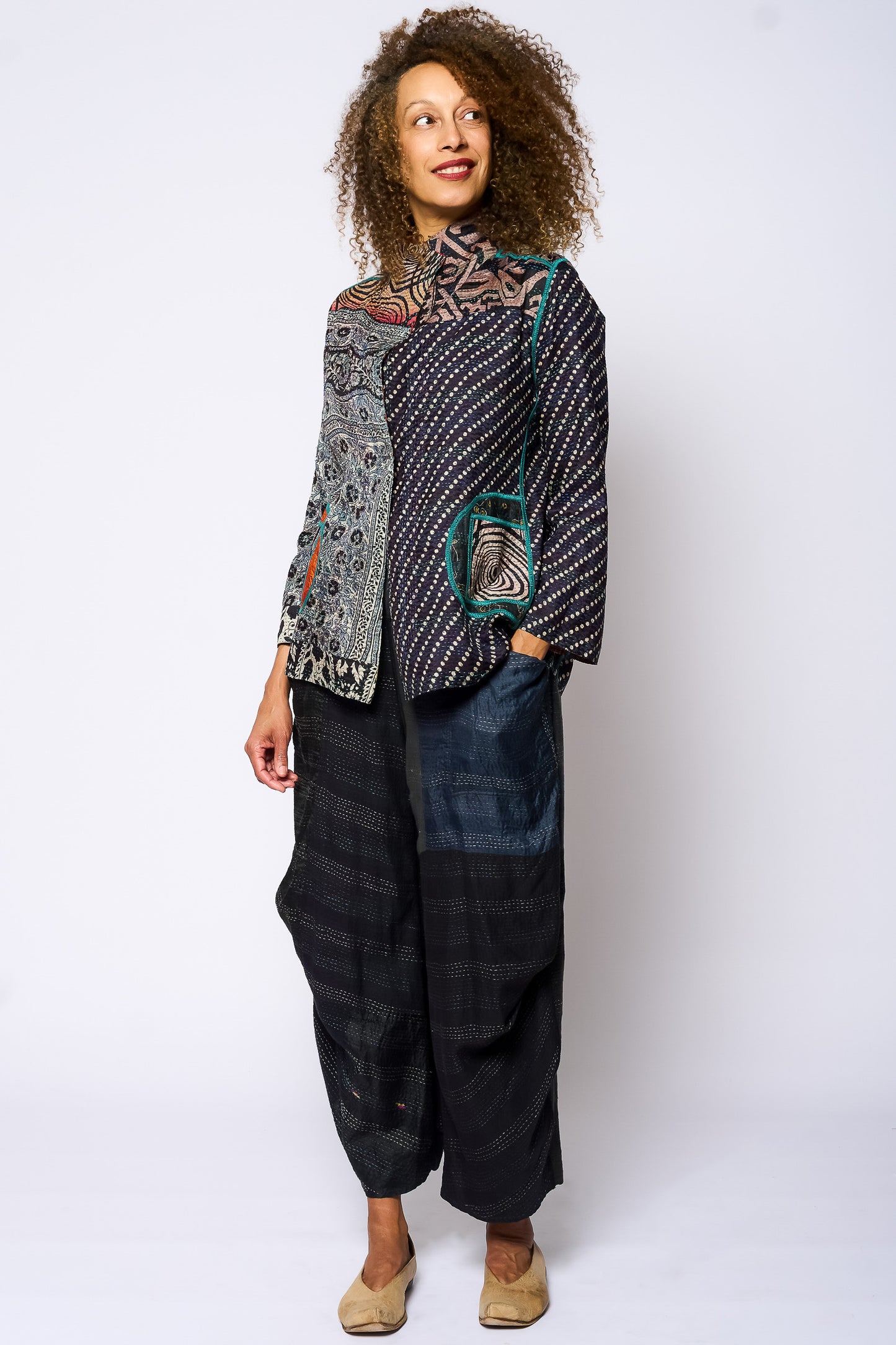 VINTAGE SILK KANTHA SHORT JKT - sv2007-0074l -