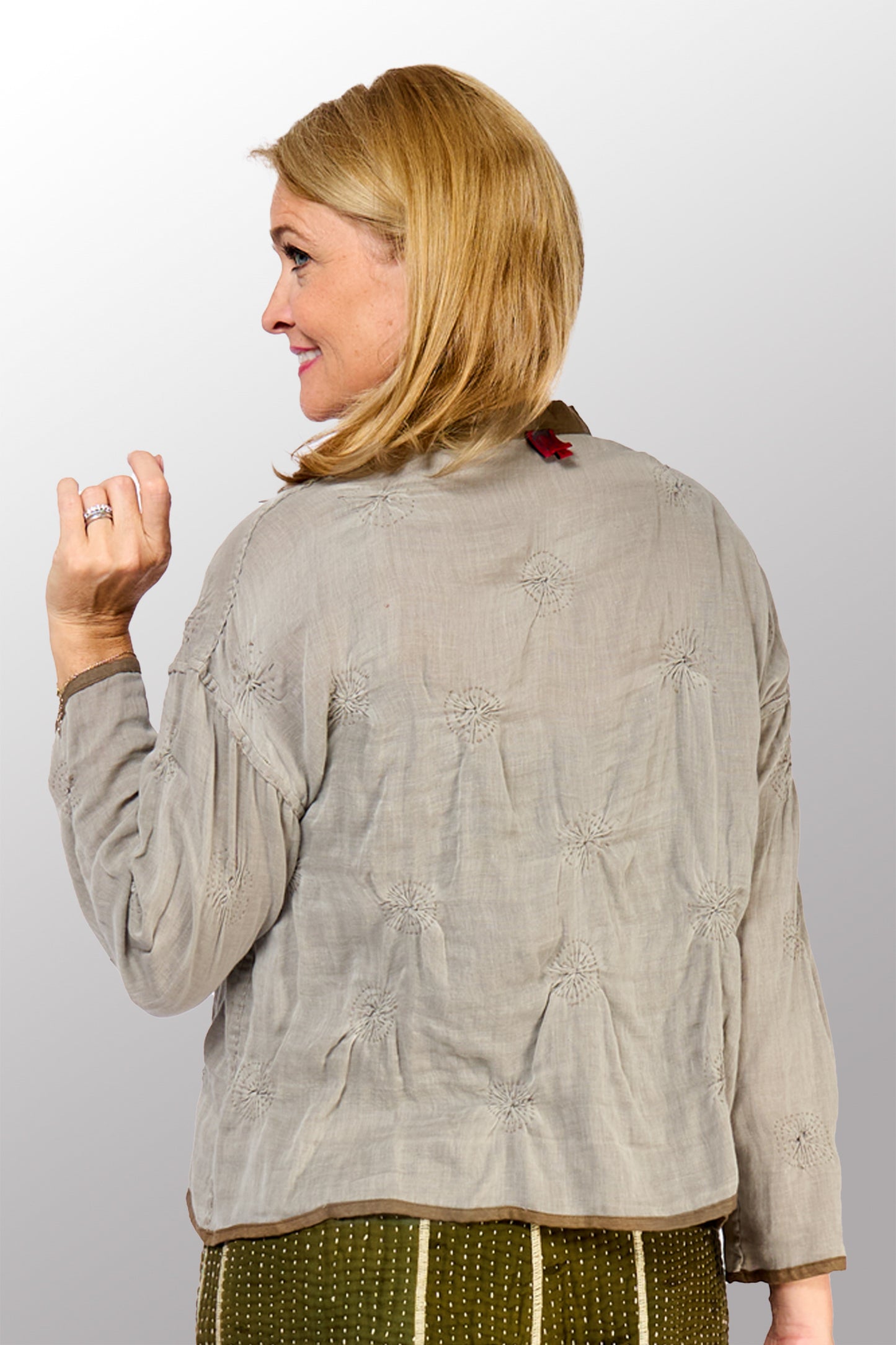 GAUZE SHIBORI GARMENT KANTHA SPIRAL KANTHA V-NECK LONG SLV. TOP - bl-gg2593-ntl -