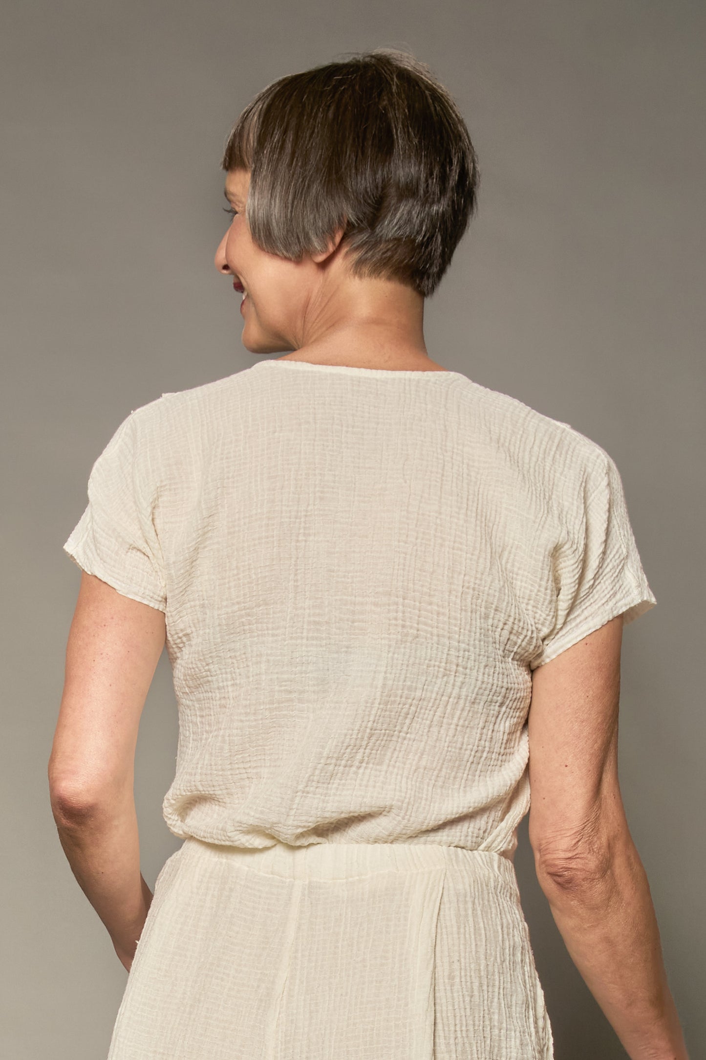 RIPPLE KANTHA ESSENTIAL CREW BLOUSE - rp2t110-wht -