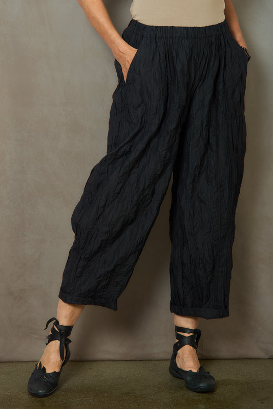 POLISHED COTTON RANDOM TUCK VOILE BARREL PANTS - rc1641-blk -