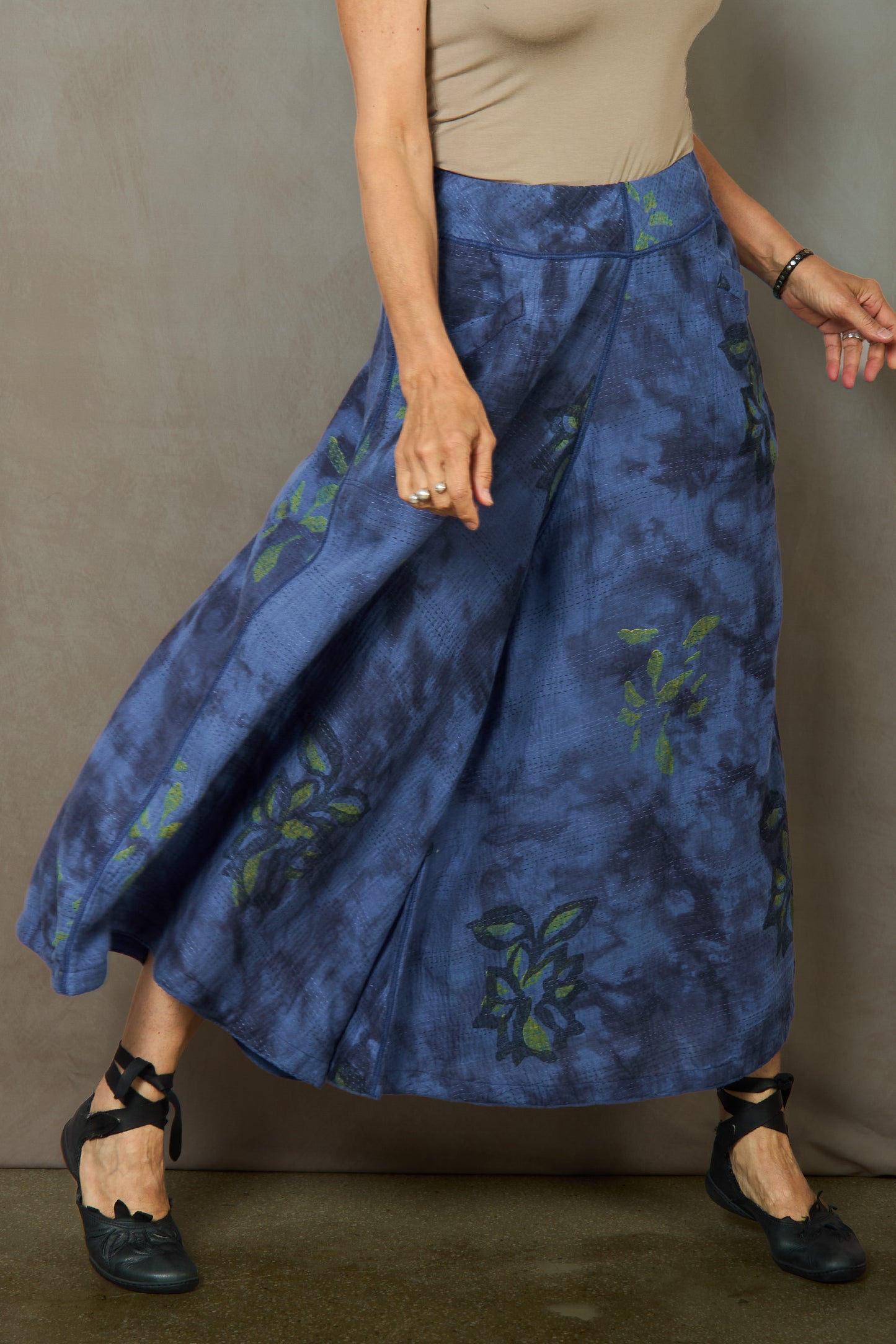 CLOUD TIE DYE FLORAL KANTHA WIDE LEG PANTS - uf2623-blu -