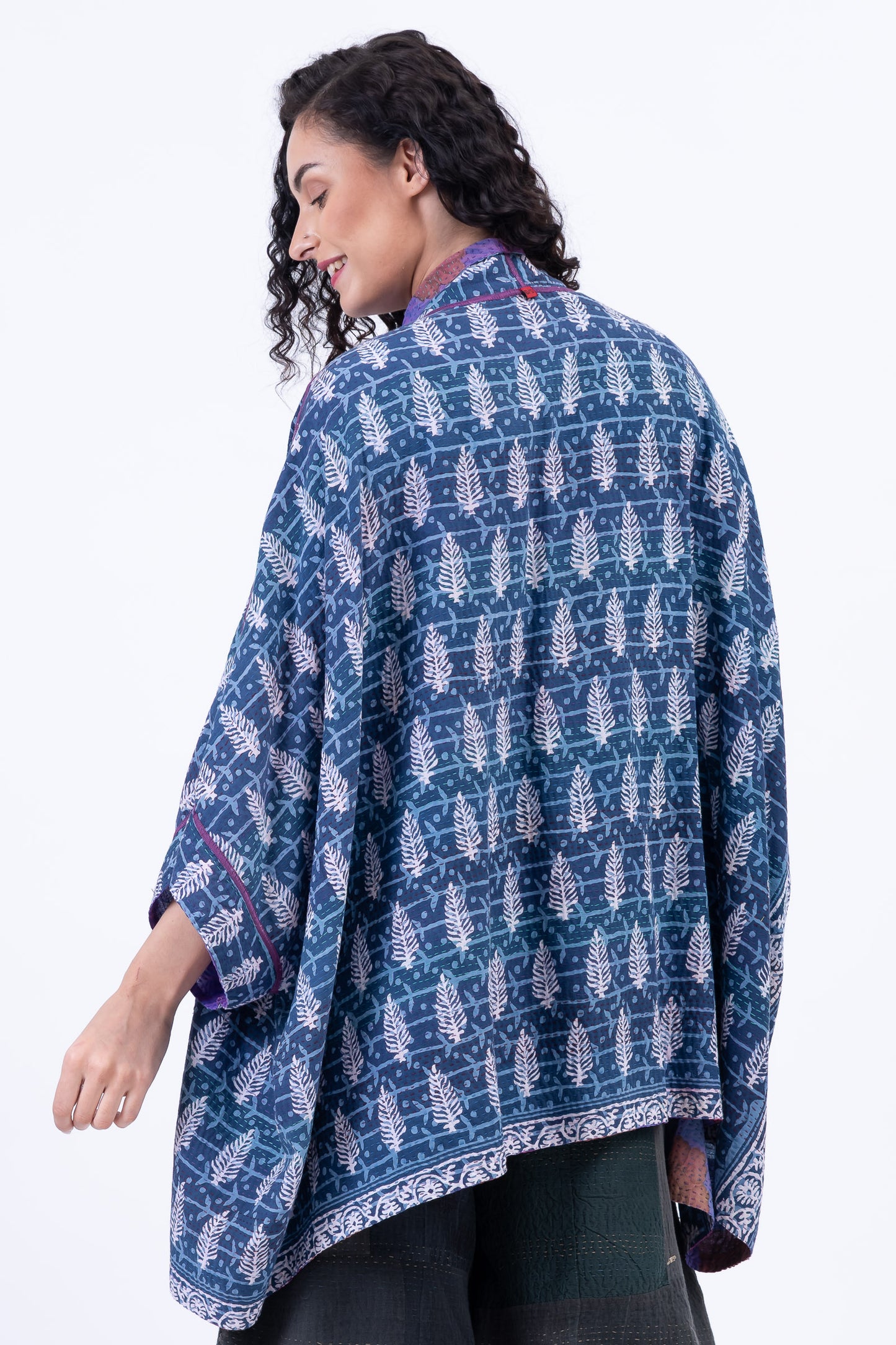 VINTAGE SILK GEORGETTE COTTON KANTHA DOUBLE COLLAR PONCHO - gc2323-0004a -