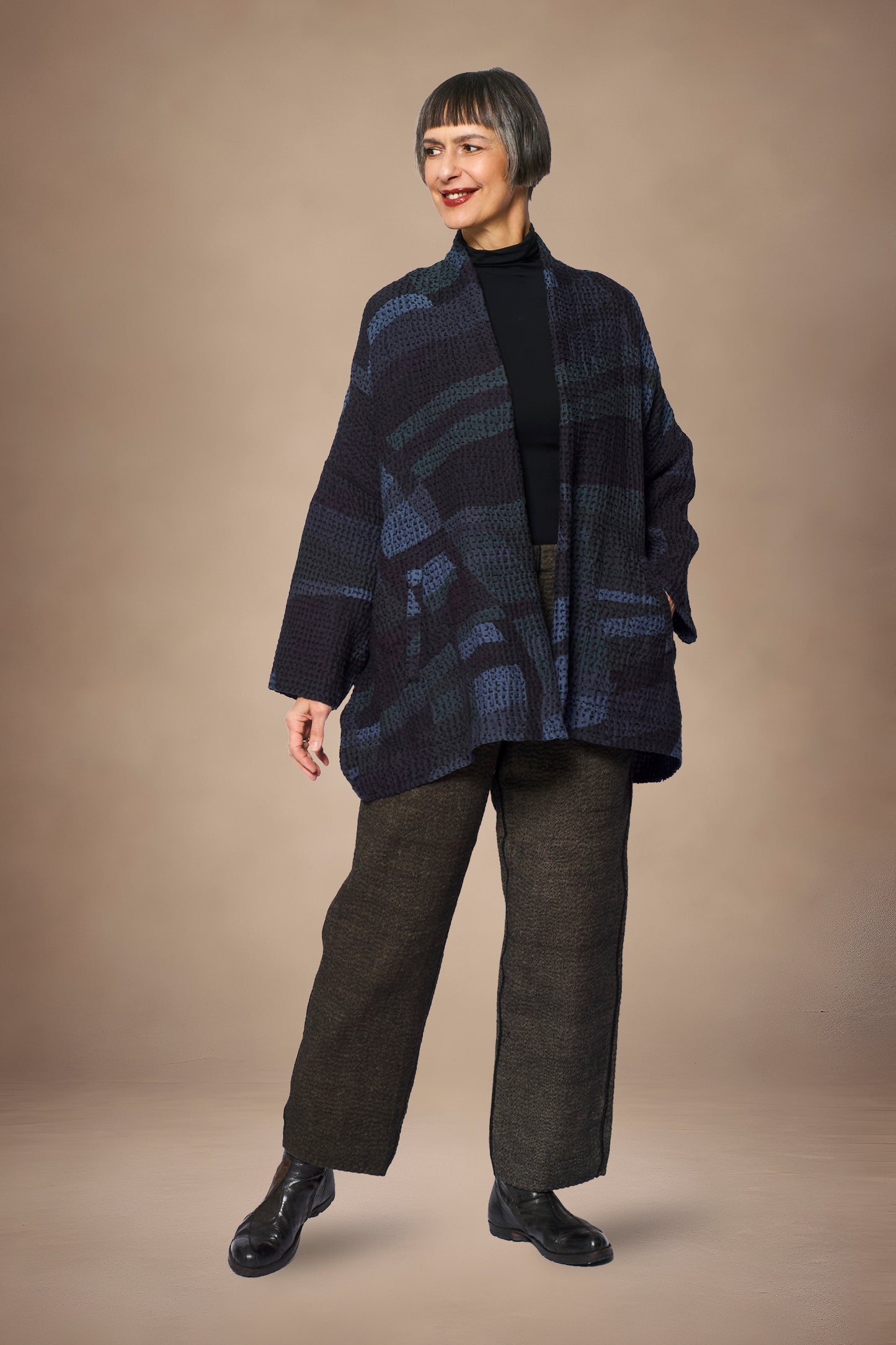 ABSTRACT WAFFLE KANTHA KIMONO WRAP SHORT - bw3358-nvy -