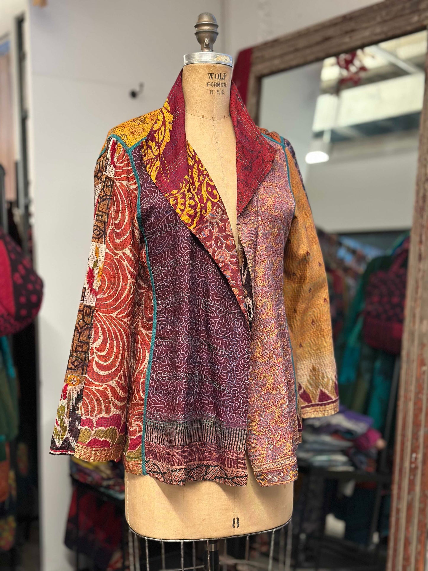 VINTAGE SILK KANTHA SHORT JKT - sv2007-0064m -