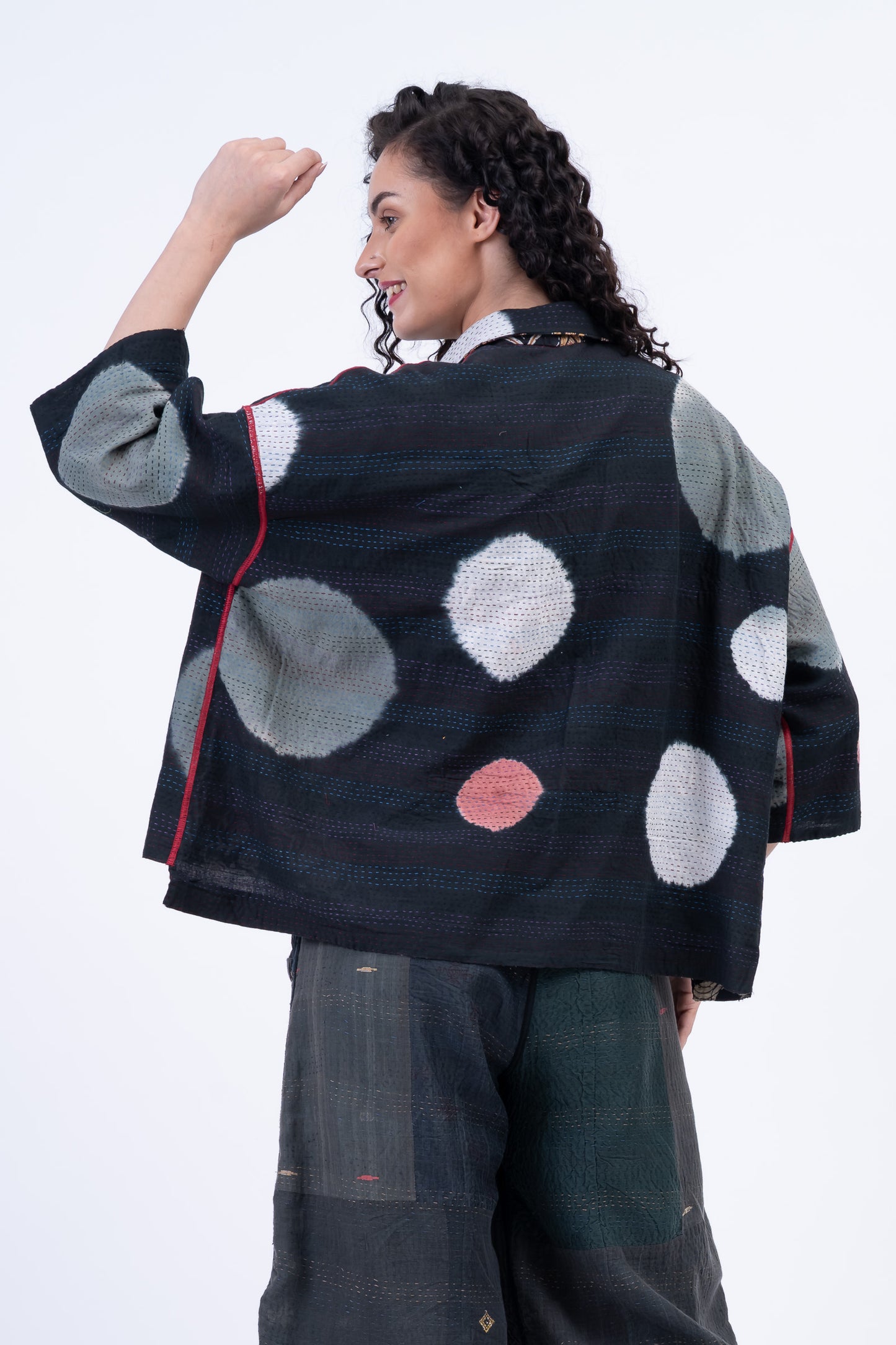 PATCH & CIRCLE PRINT KANTHA CROPPED TENT SHIRT - pc2596-blk -