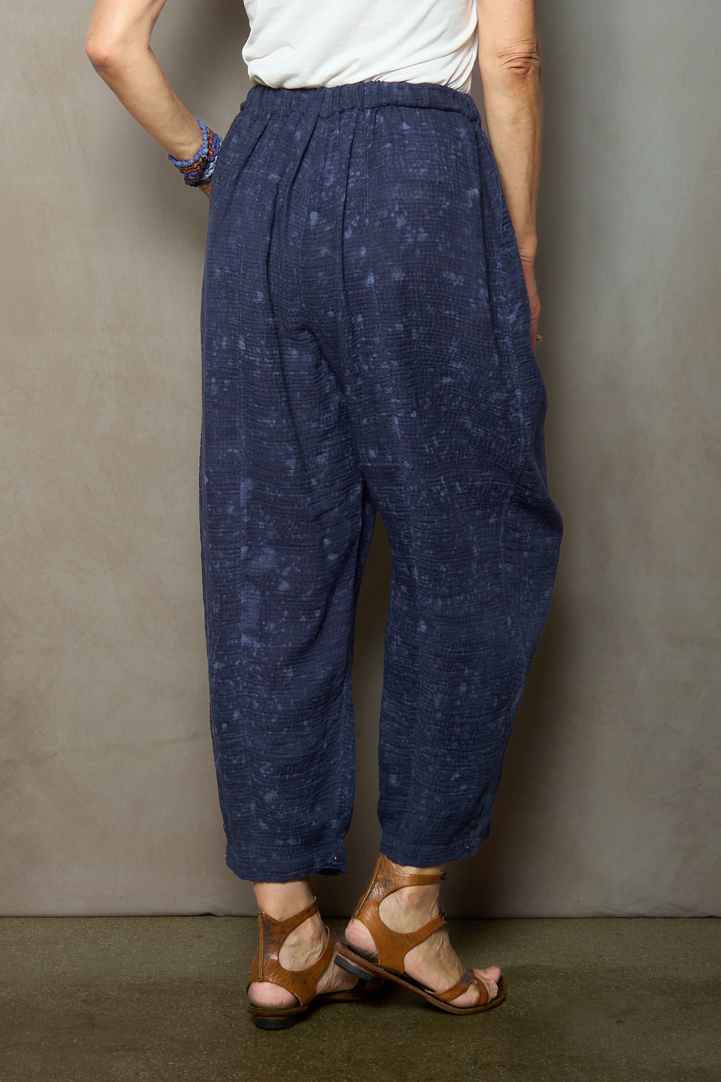 SAND SUN DYE RIPPLE KANTHA BARREL PANTS - rs2641-nvy -
